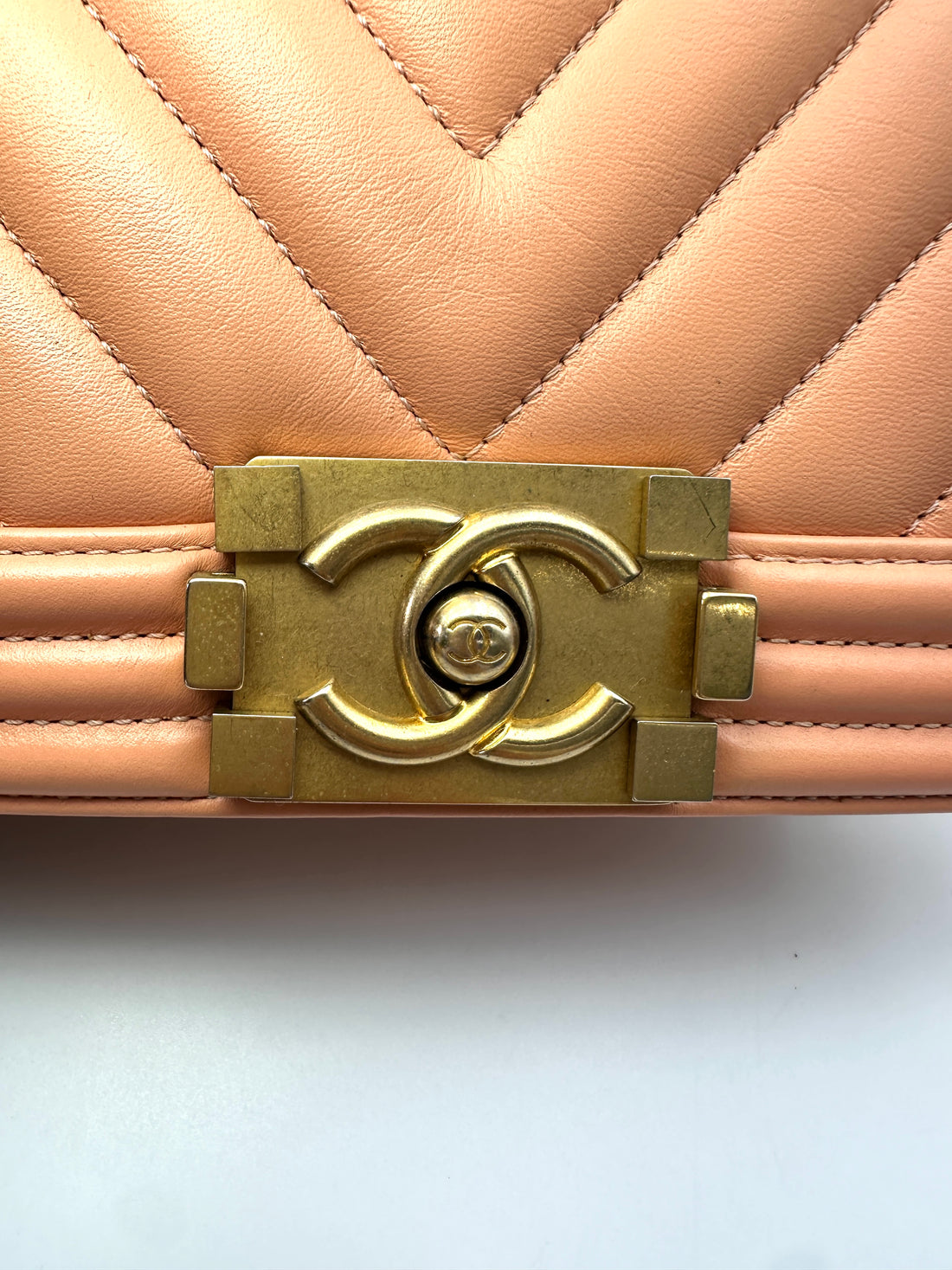 Chanel LeBoy Pink Chevron Quilted Leather Small Size Flap Bag With Gold Buckle(25***58) CC2240