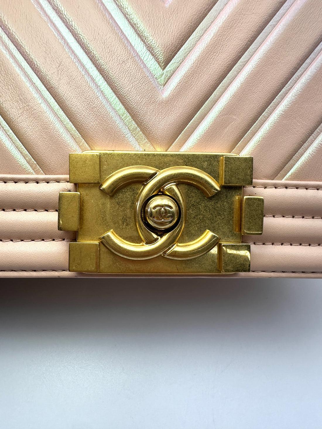 Chanel LeBoy Pink Chevron Quilted Leather Small Size Flap Bag With Gold Buckle(24***10) CC2245