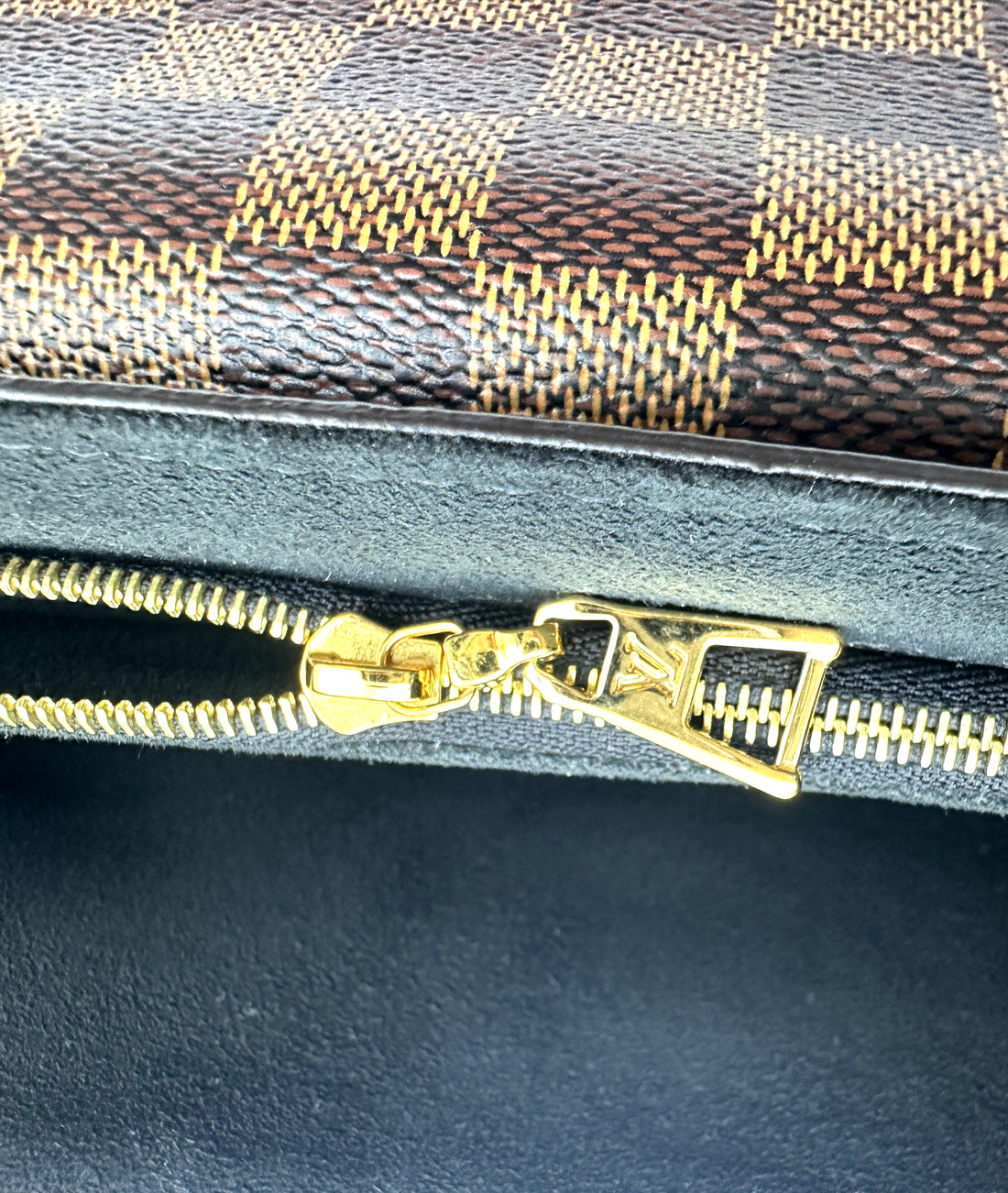 Louis Vuitton Vavin MM Damier Ebene & Black Leather Canvas Wallet On Chain LV3111