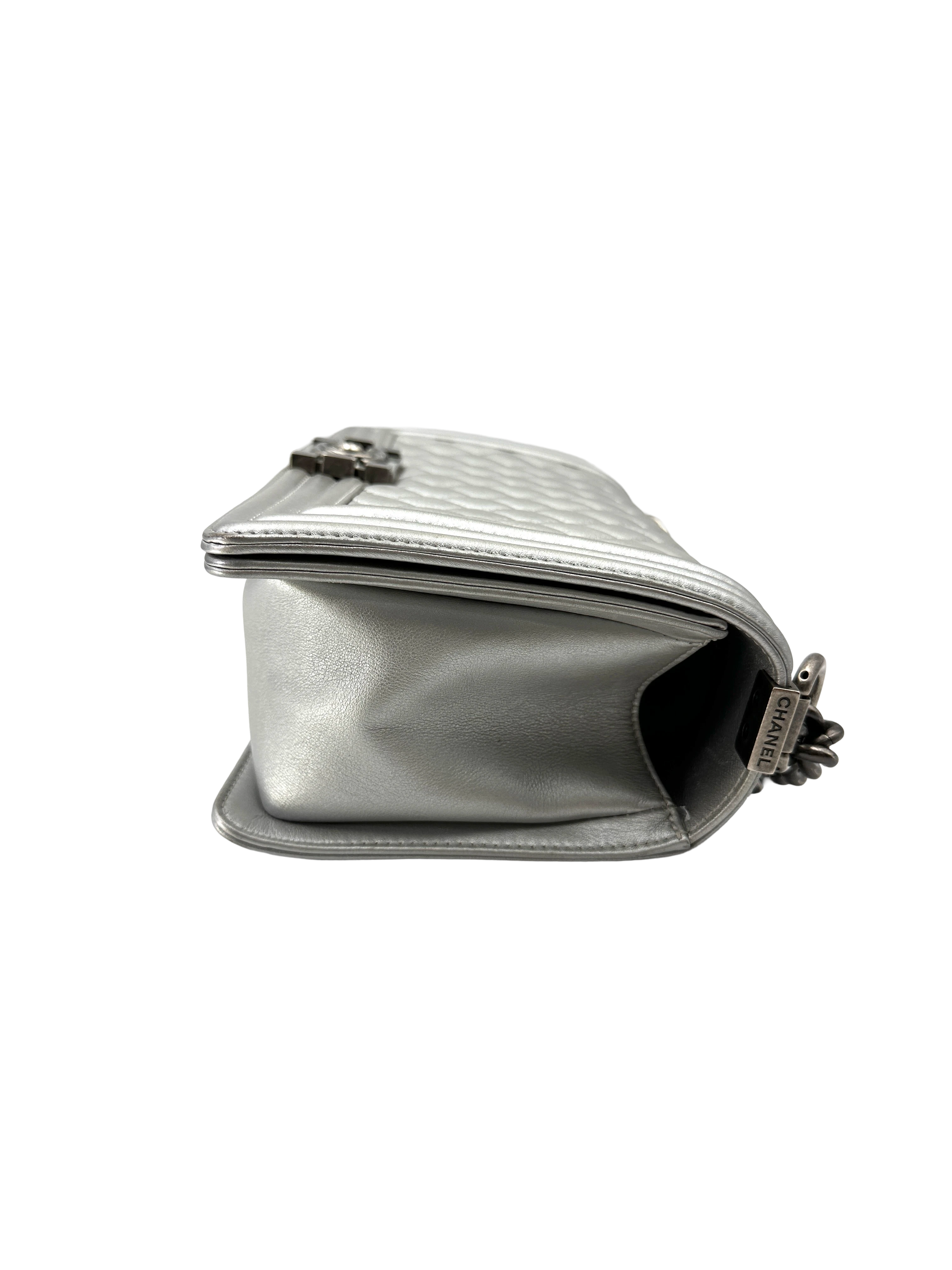 Chanel LeBoy White Quilted Leather Medium Size Flap Bag(20***12) CC2254
