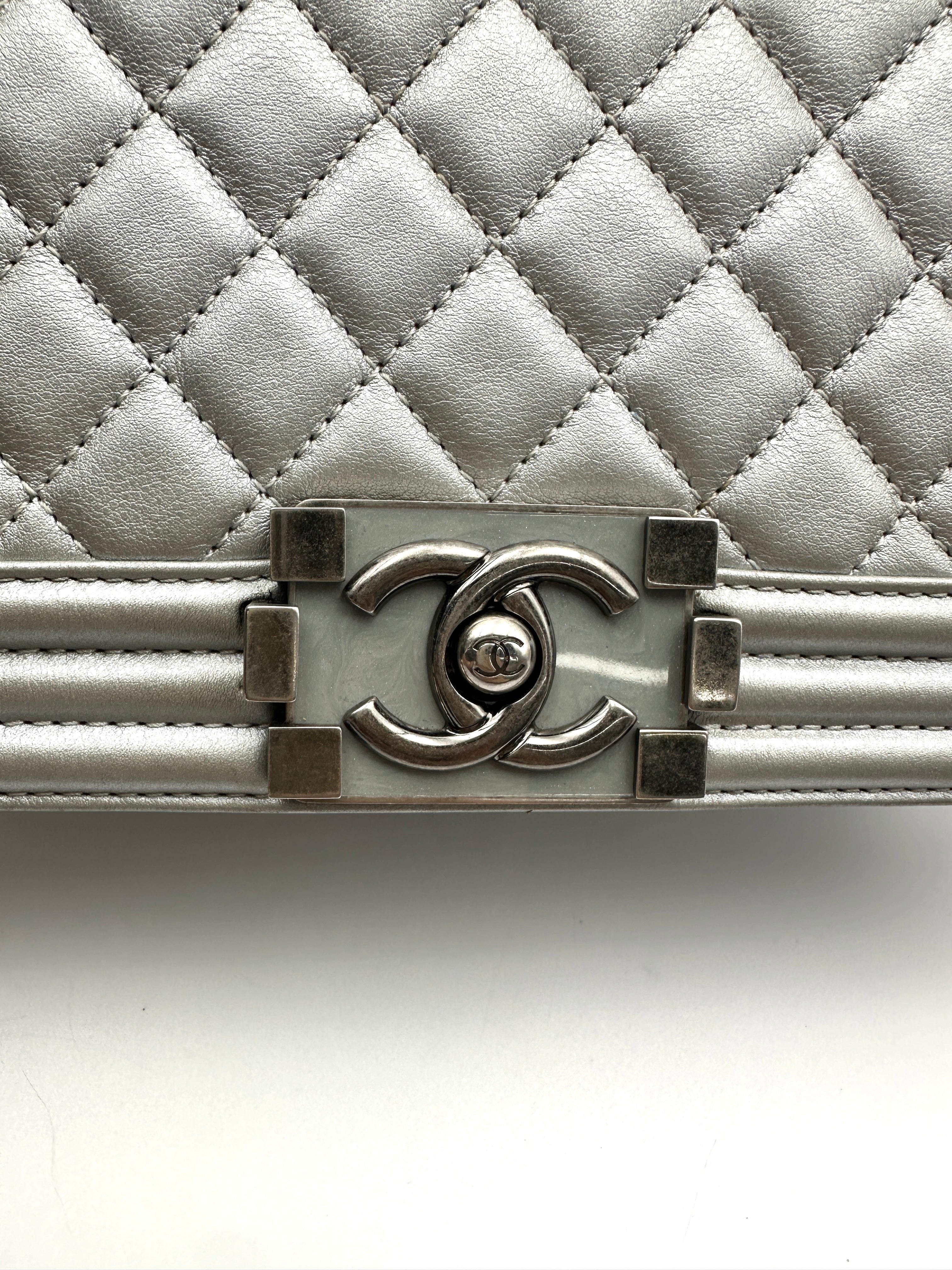 Chanel LeBoy White Quilted Leather Medium Size Flap Bag(20***12) CC2254
