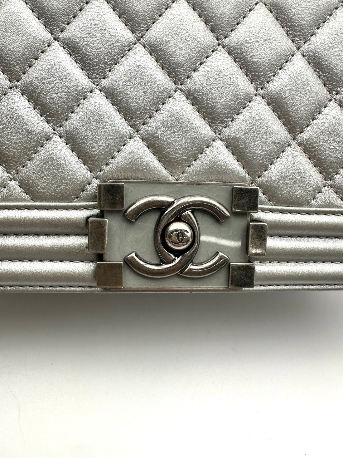 Chanel LeBoy White Quilted Leather Medium Size Flap Bag(20***12) CC2254