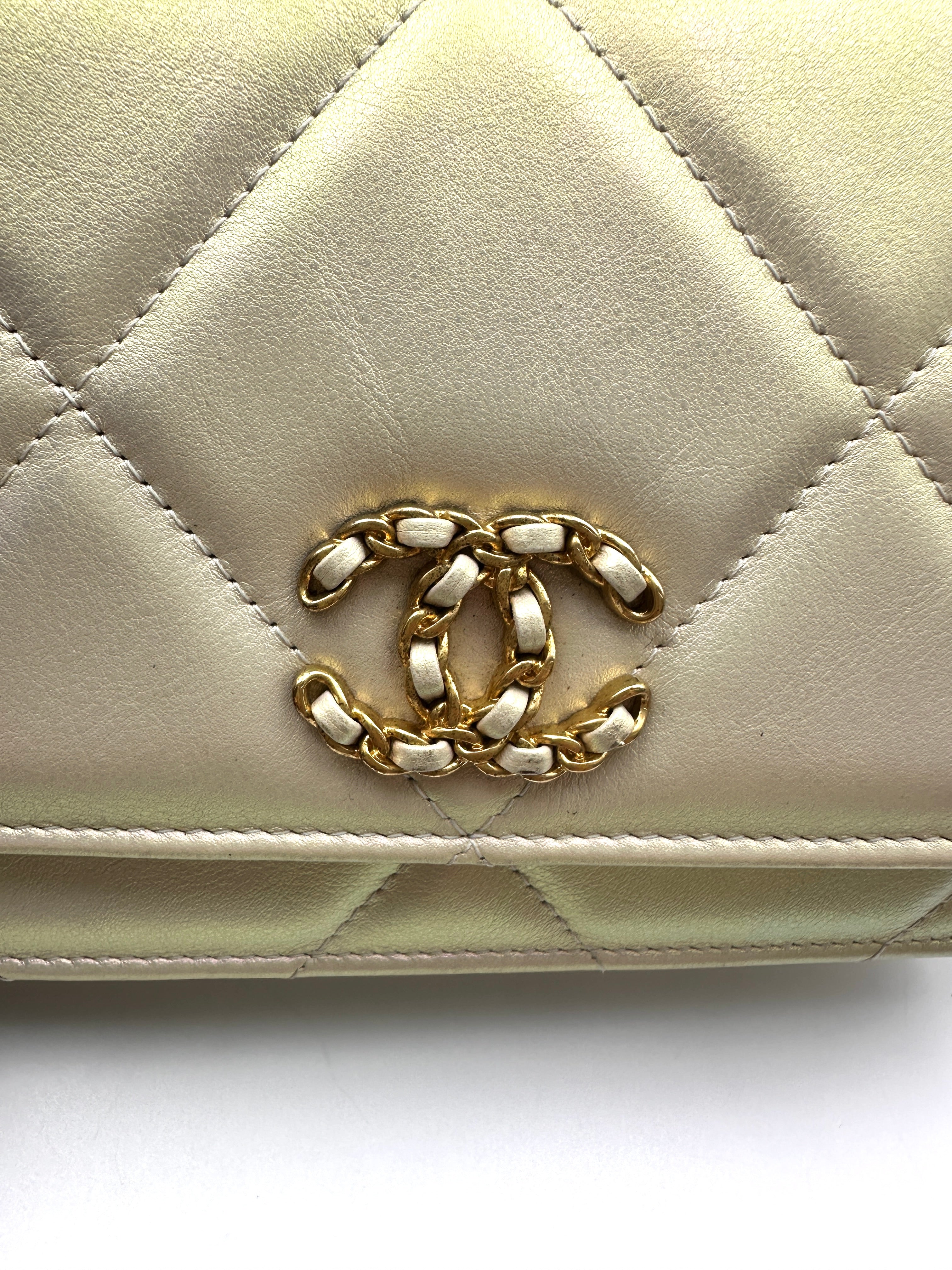Chanel 19Bag Iridescent White Quilted Leather Wallet On Chain(30***32) CC2258