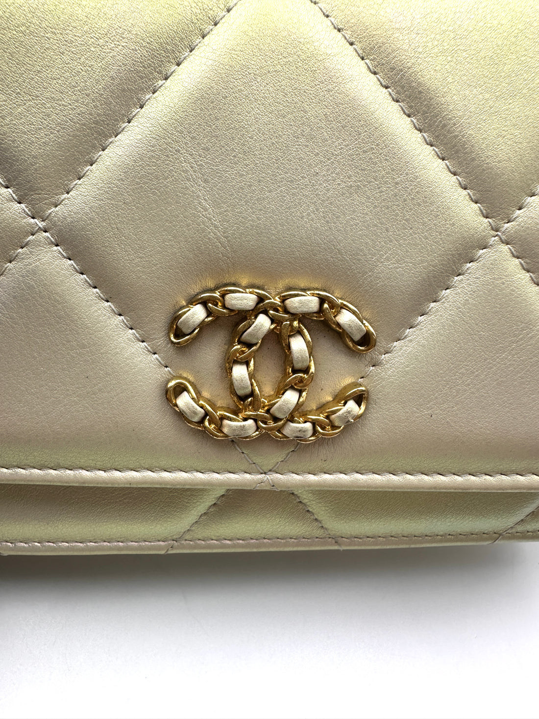 Chanel 19Bag Iridescent White Quilted Leather Wallet On Chain(30***32) CC2258