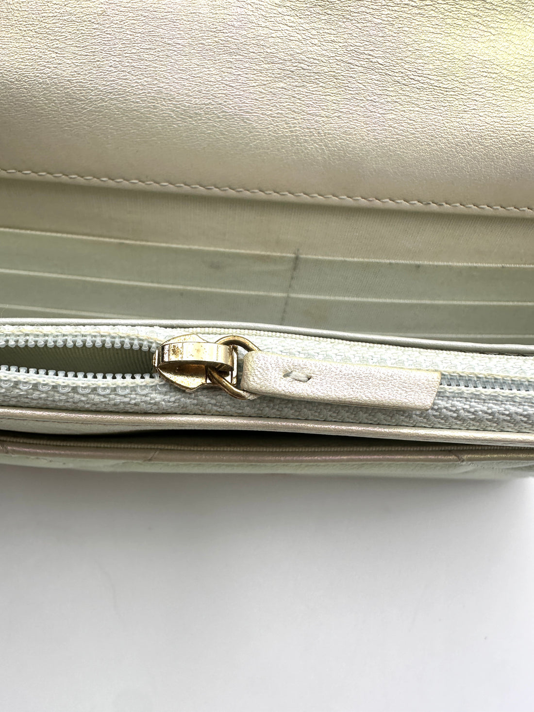 Chanel 19Bag Iridescent White Quilted Leather Wallet On Chain(30***32) CC2258