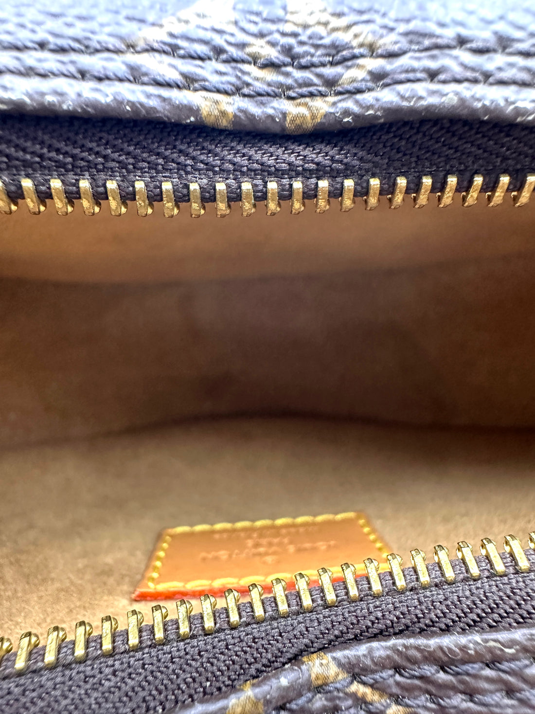 Louis Vuitton Loop Monogram Canvas Shoulder Bag LV3118