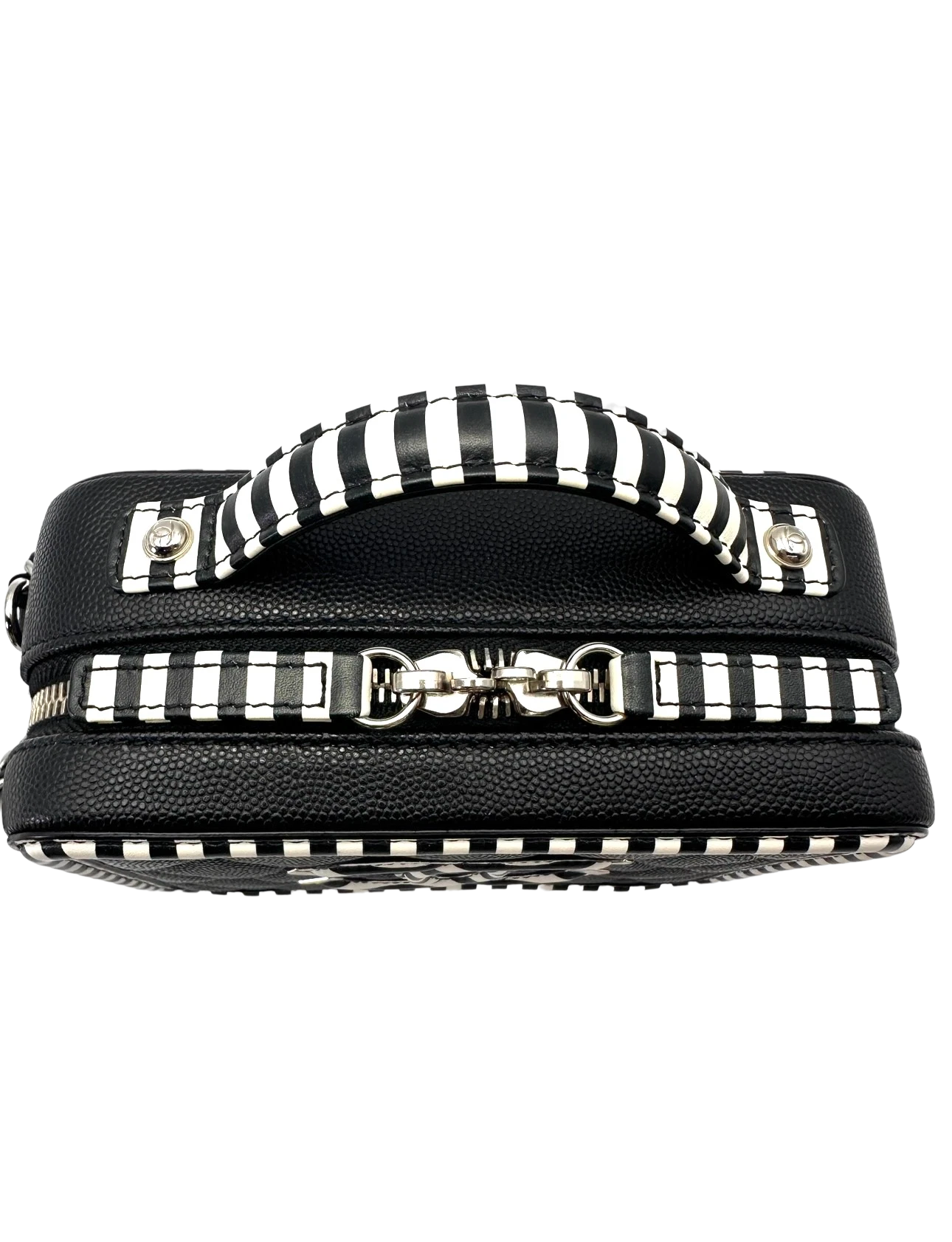 Chanel CC Filigree Black/White Quilted Leather Top Handle Vanity Case(27***23) CC2263