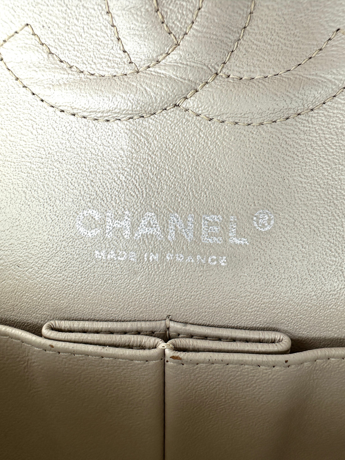 Chanel Classic Flap White Quilted Leather Medium Size Shoulder Bag(15***26) CC2268