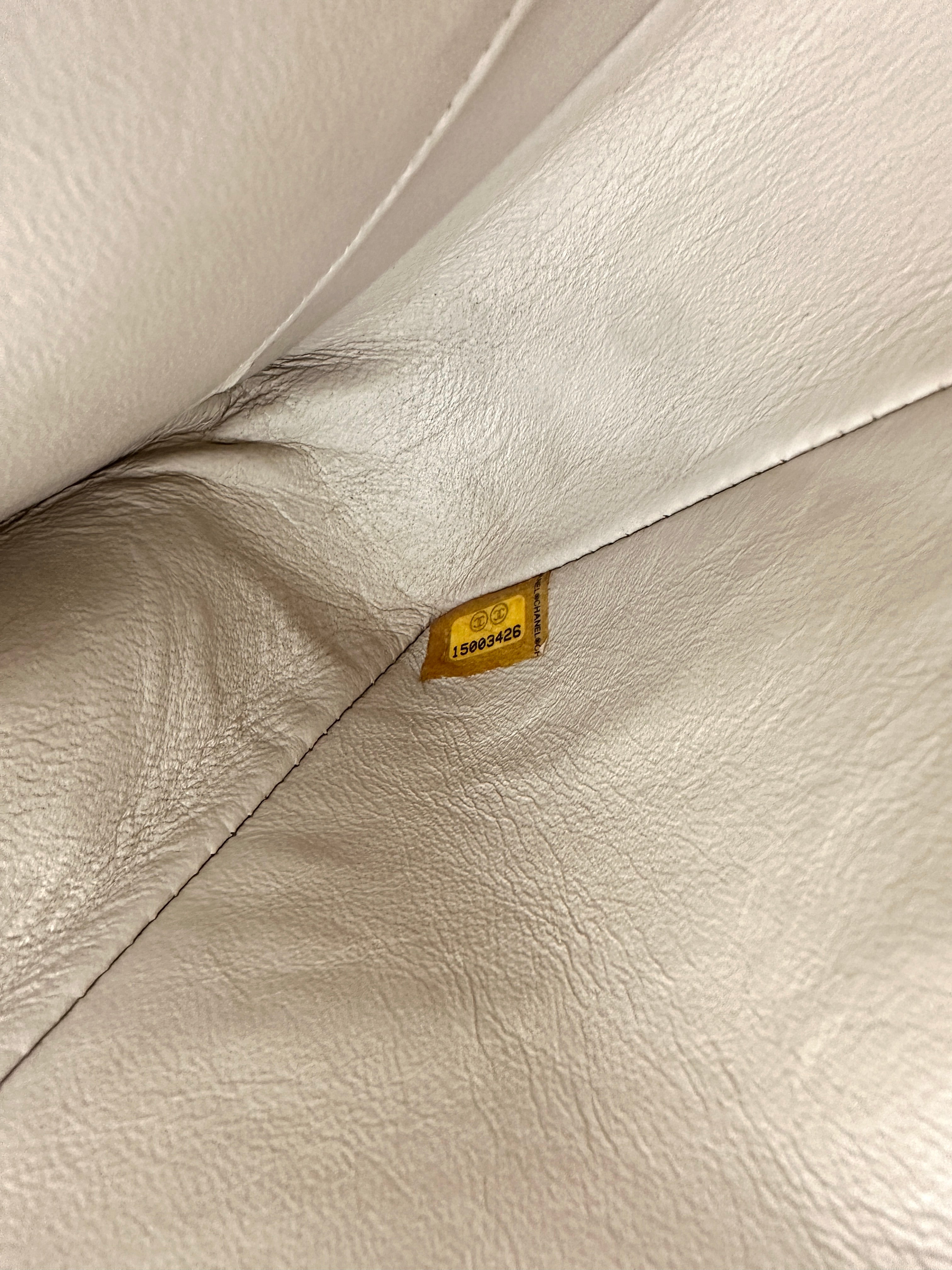 Chanel Classic Flap White Quilted Leather Medium Size Shoulder Bag(15***26) CC2268