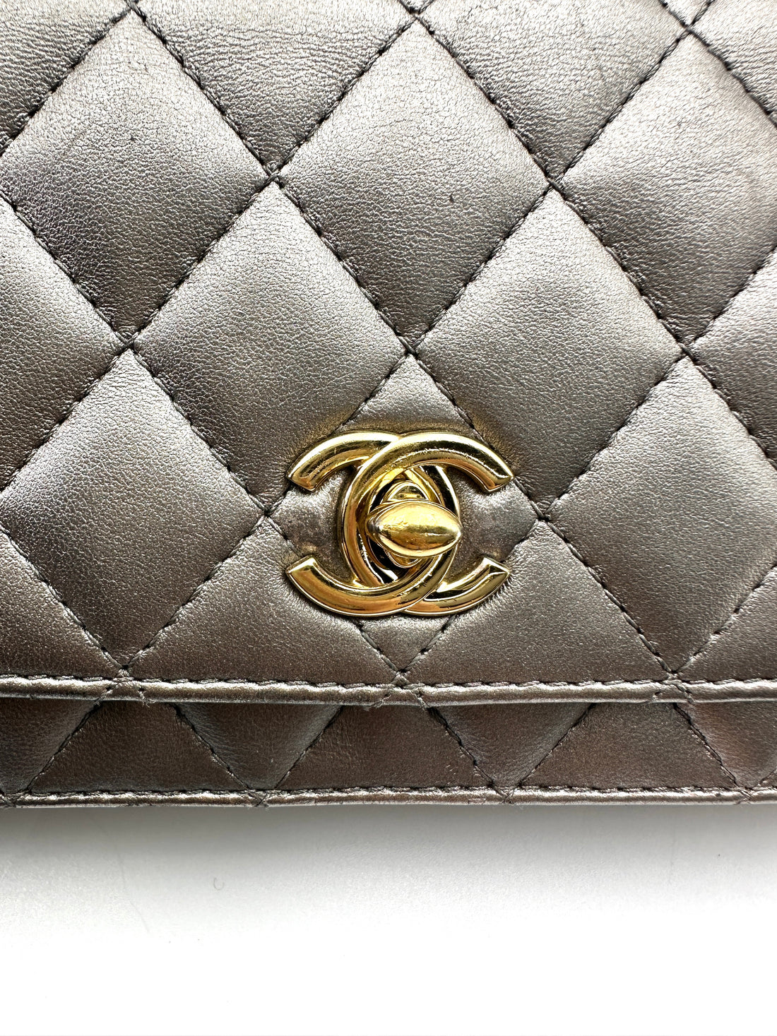 Chanel Fantasy Pearls Metallic Grey Quilted Leather Flap Bag(23***35) CC2271