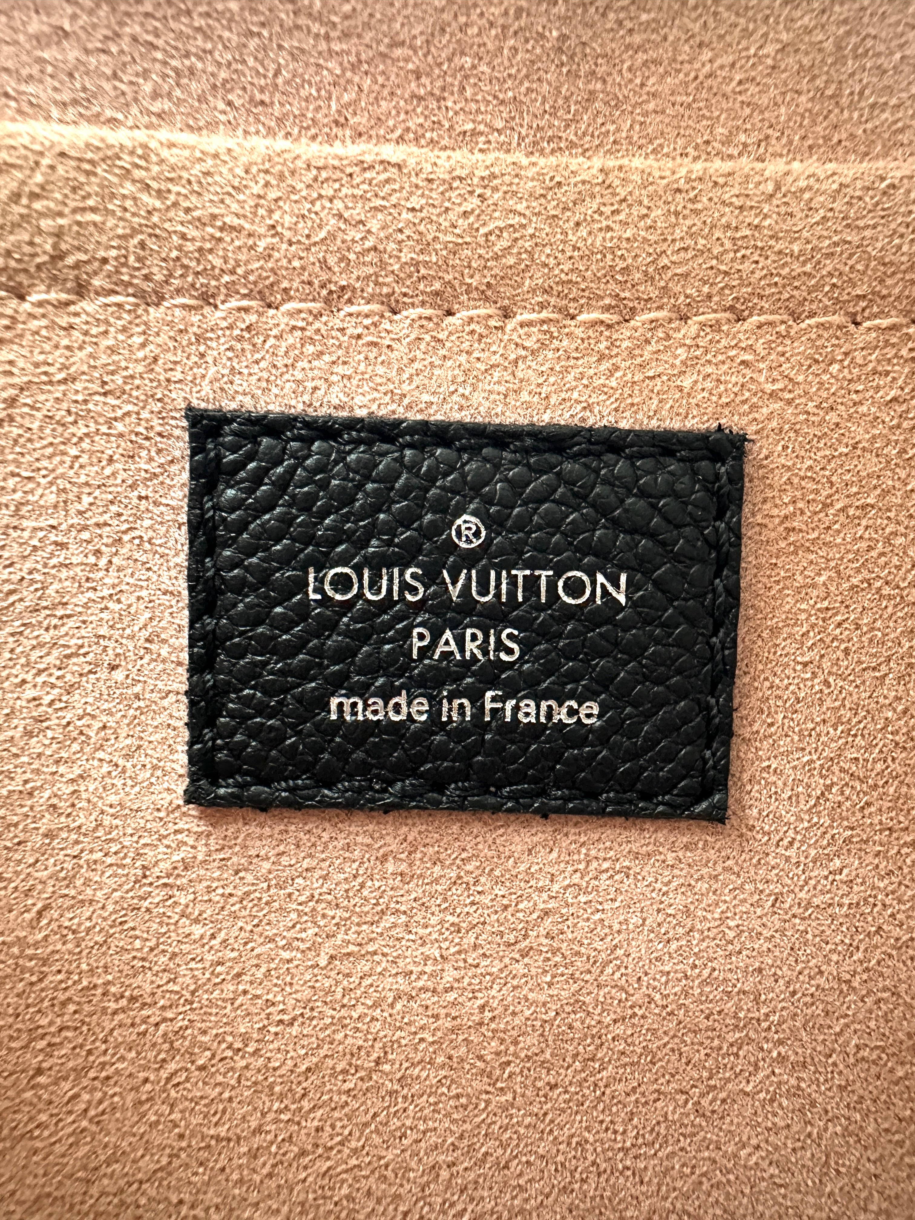 Louis Vuitton Marelle Black Epi Leather Shoulder Bag LV3129