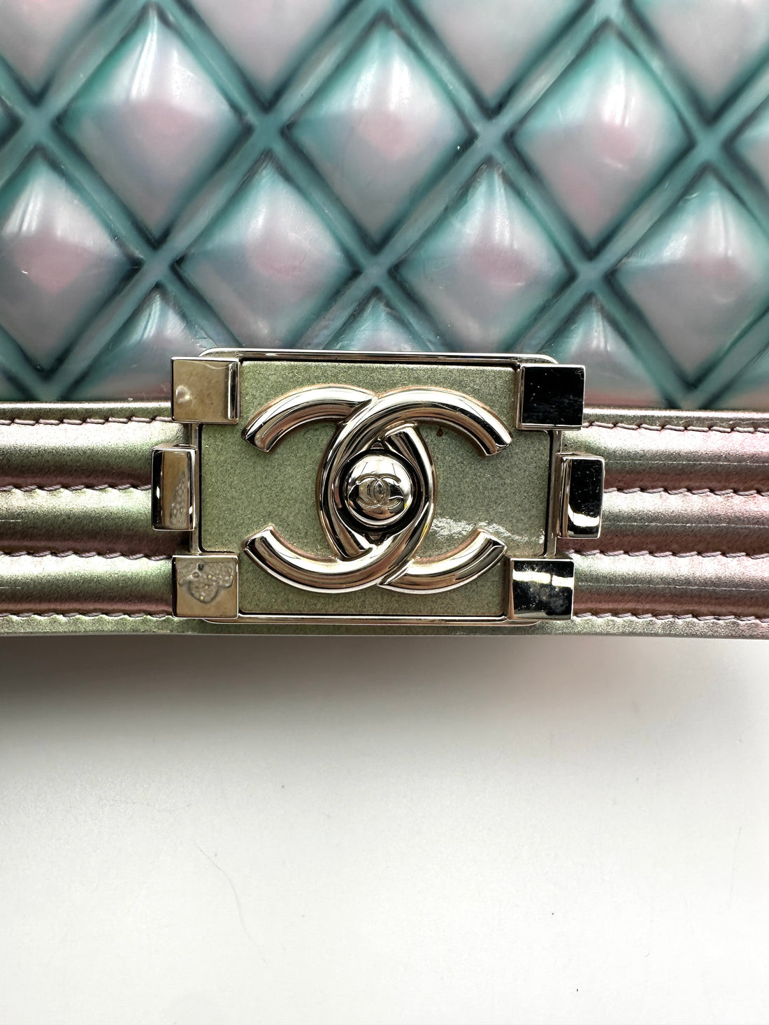 Chanel LeBoy Iridescent Quilted Leather Small Size Flap Bag(26***24) CC2270