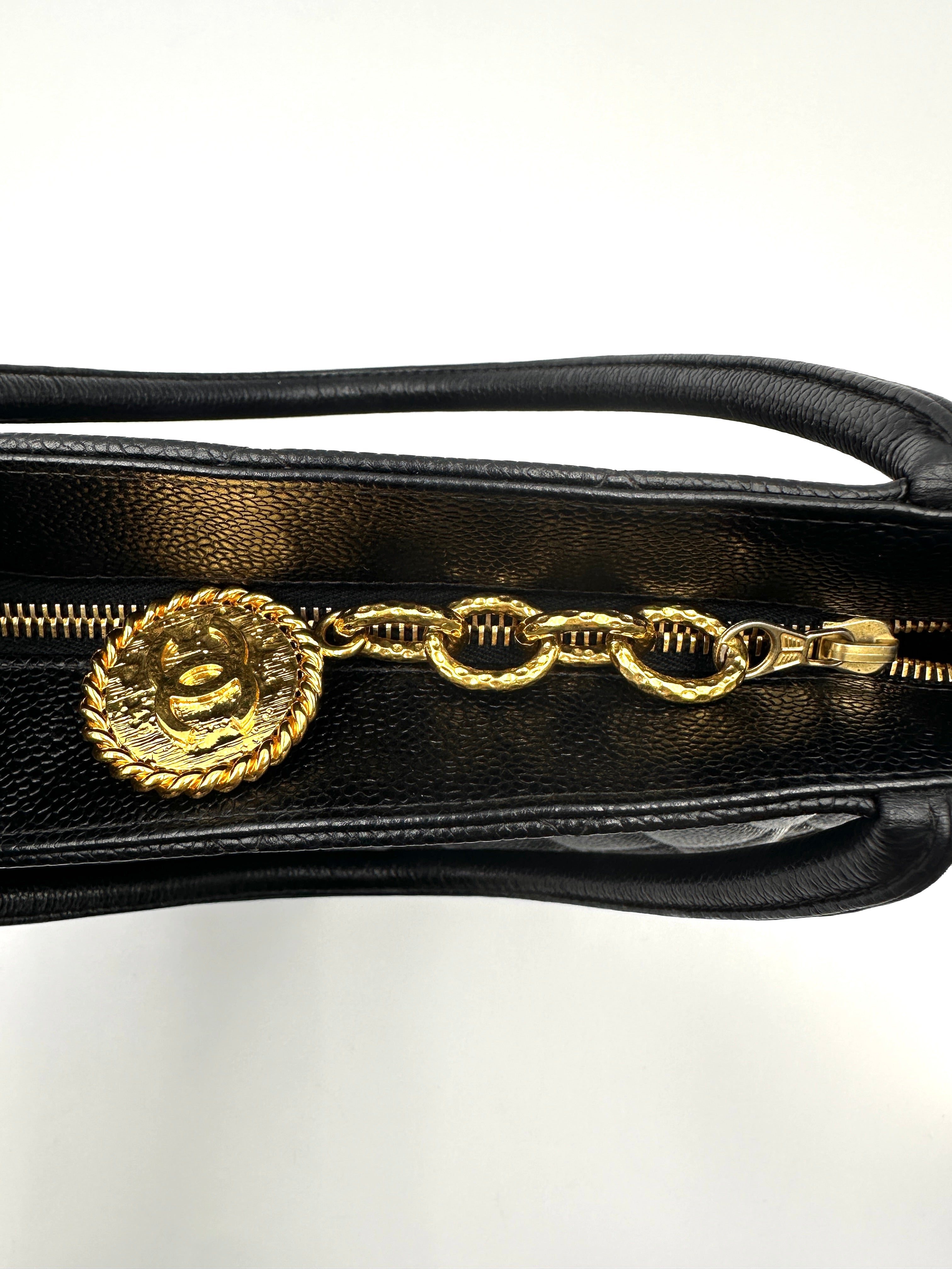 Chanel Medallion Black Quilted Leather Tote Handle Bag(60***75) CC2276