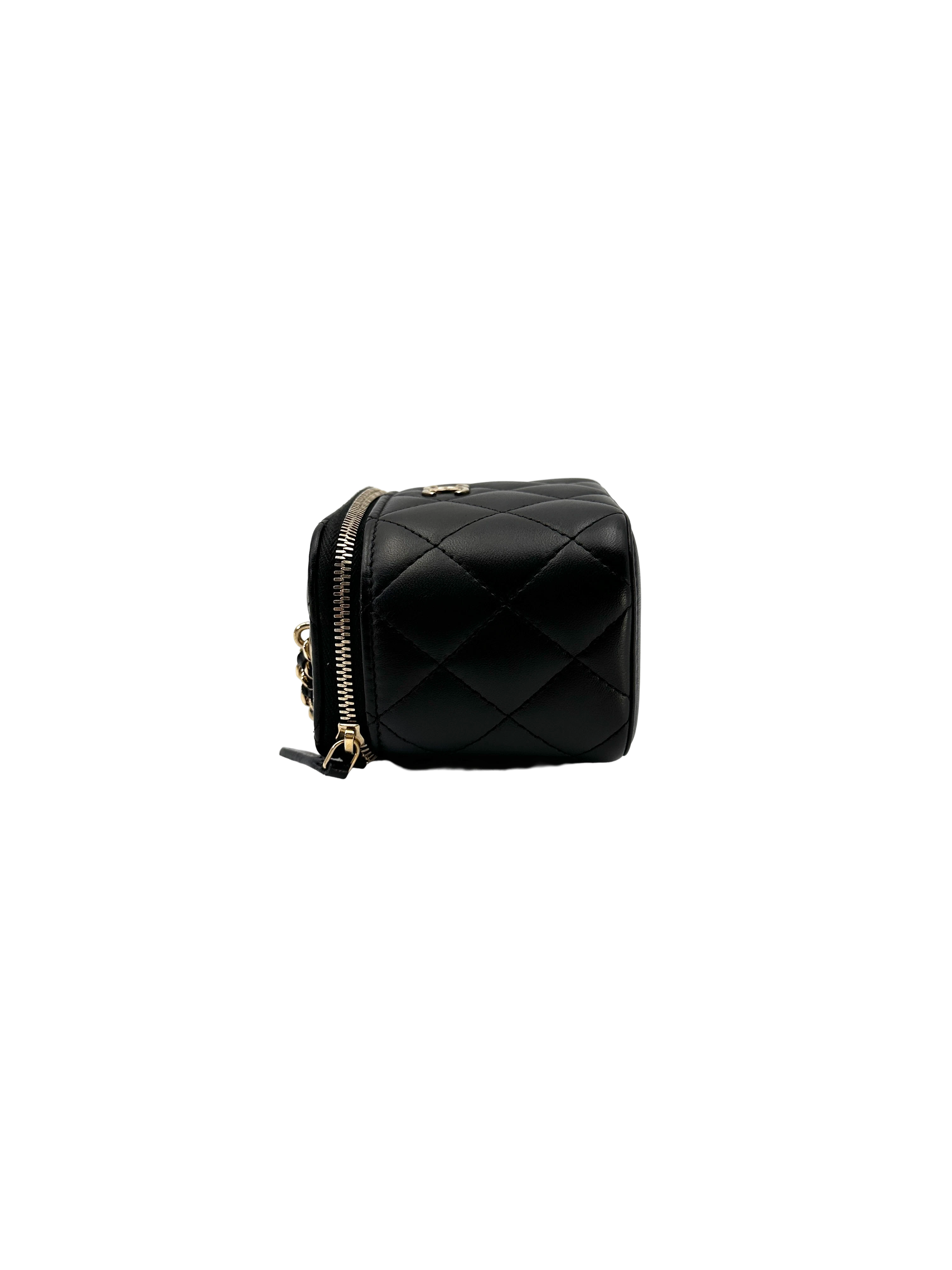 Chanel Black Quilted Leather Mini Pearl Chain Vanity Case(31***20) CC2284