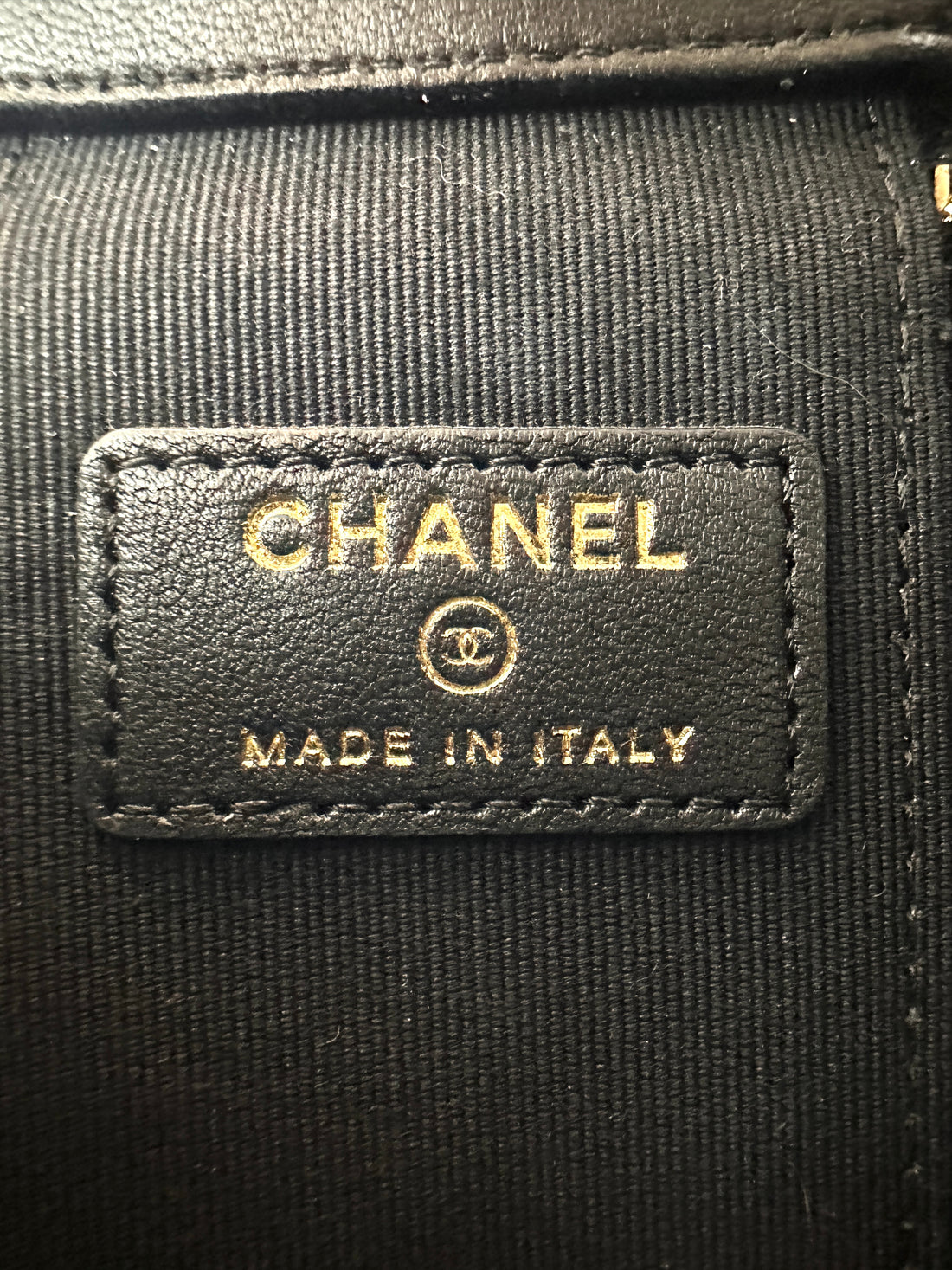 Chanel Black Quilted Leather Mini Pearl Chain Vanity Case(31***20) CC2284