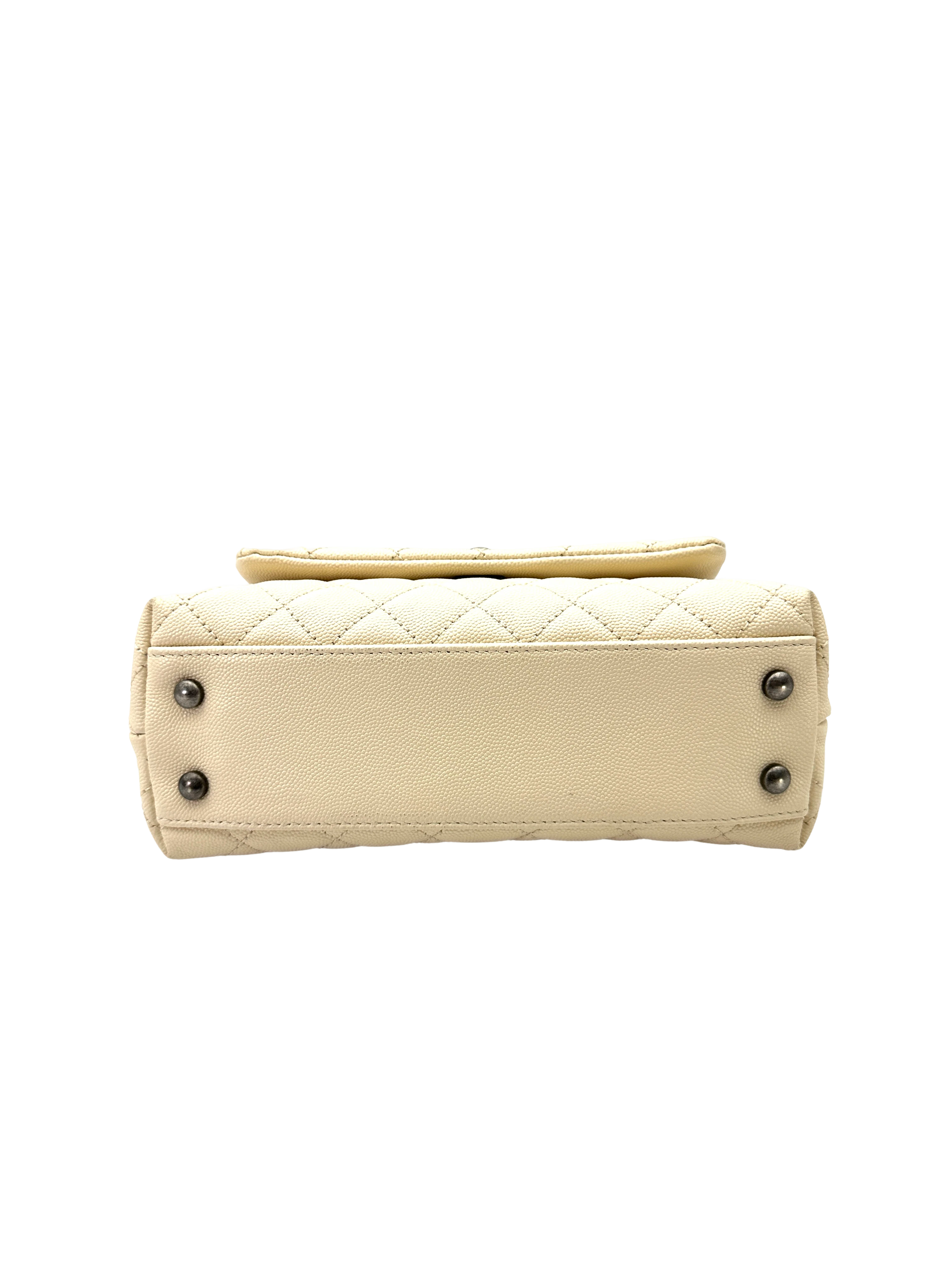 Chanel CoCo Handle White Quilted Leather Small Size Red Lizard Handle Bag(23***74) CC2283