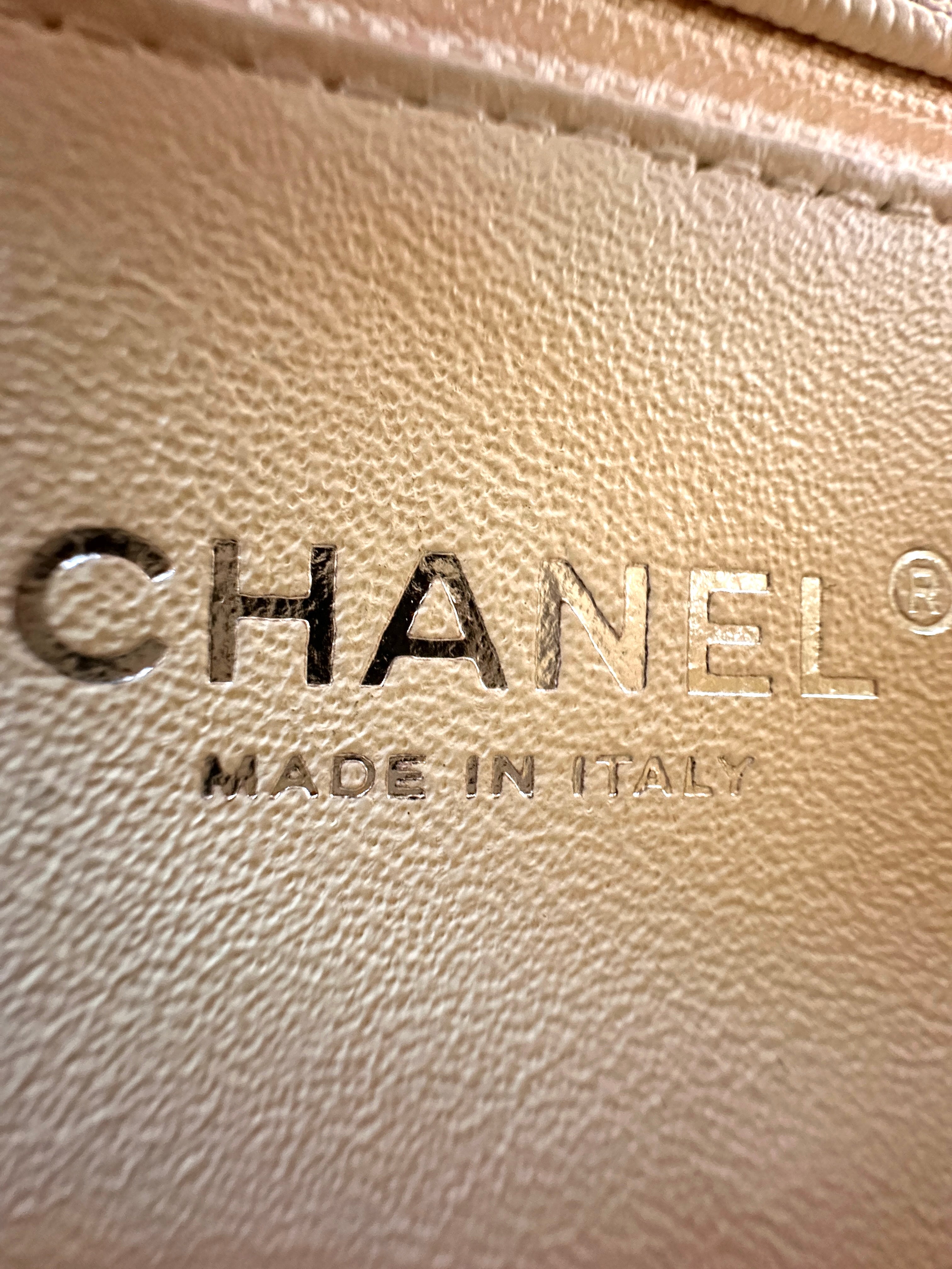 Chanel CoCo Handle White Quilted Leather Small Size Red Lizard Handle Bag(23***74) CC2283