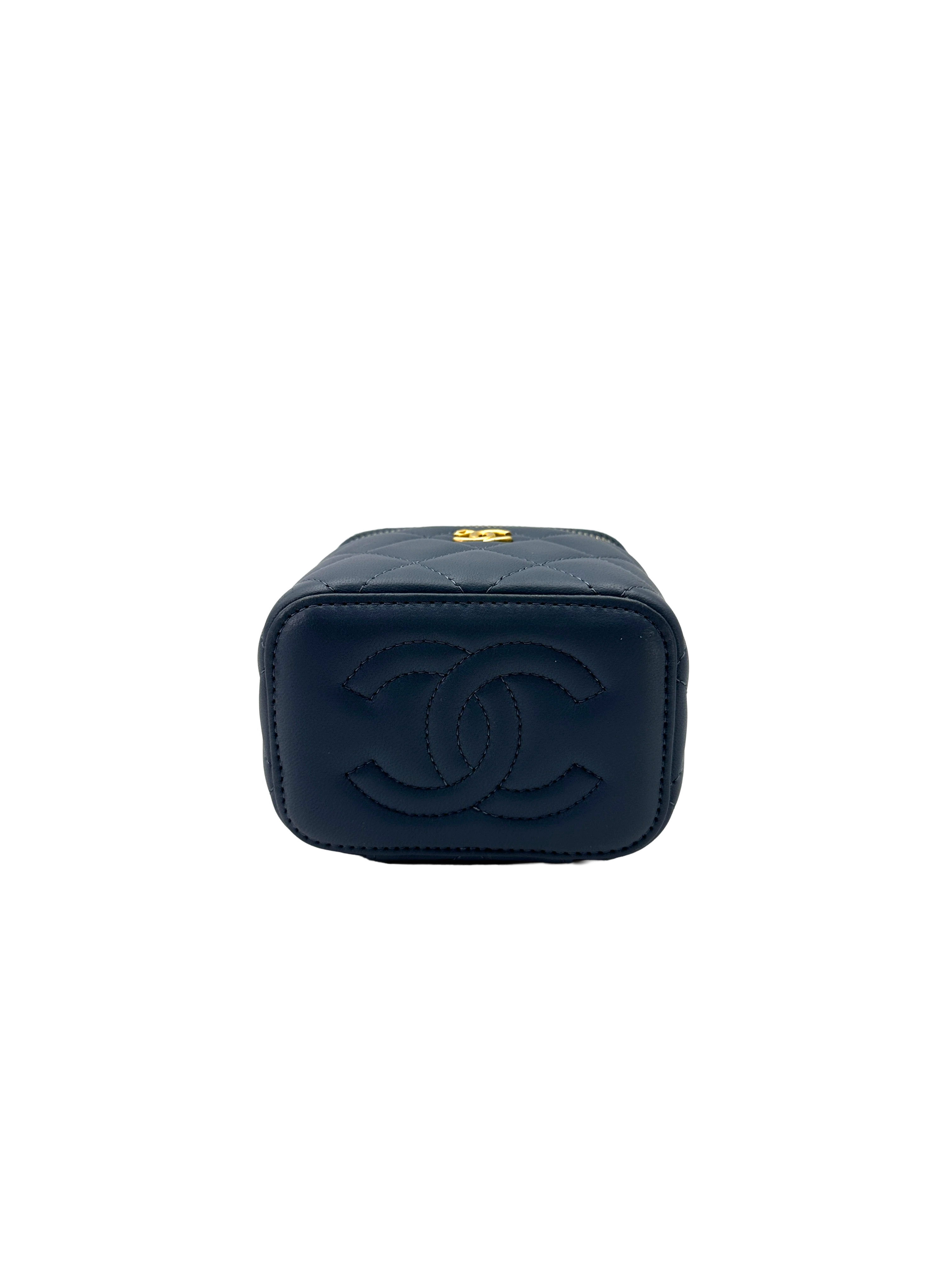 Chanel Pearl Crush Blue Quilted Leather Mini Vanity Case(UN***A5) CC2286