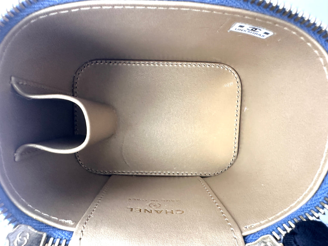Chanel Pearl Crush Blue Quilted Leather Mini Vanity Case(UN***A5) CC2286
