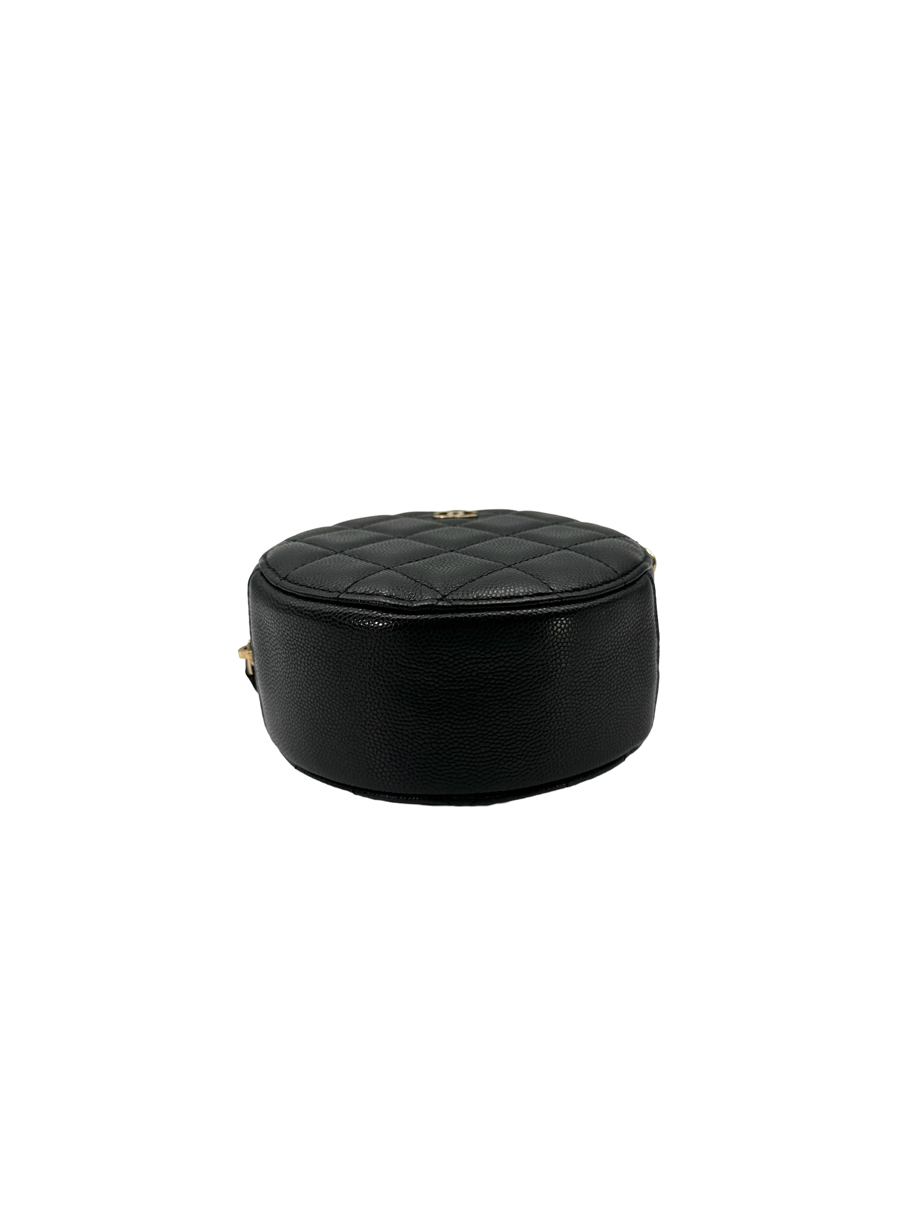 Chanel Black Quilted Leather Round Clutch(29***04) CC2295
