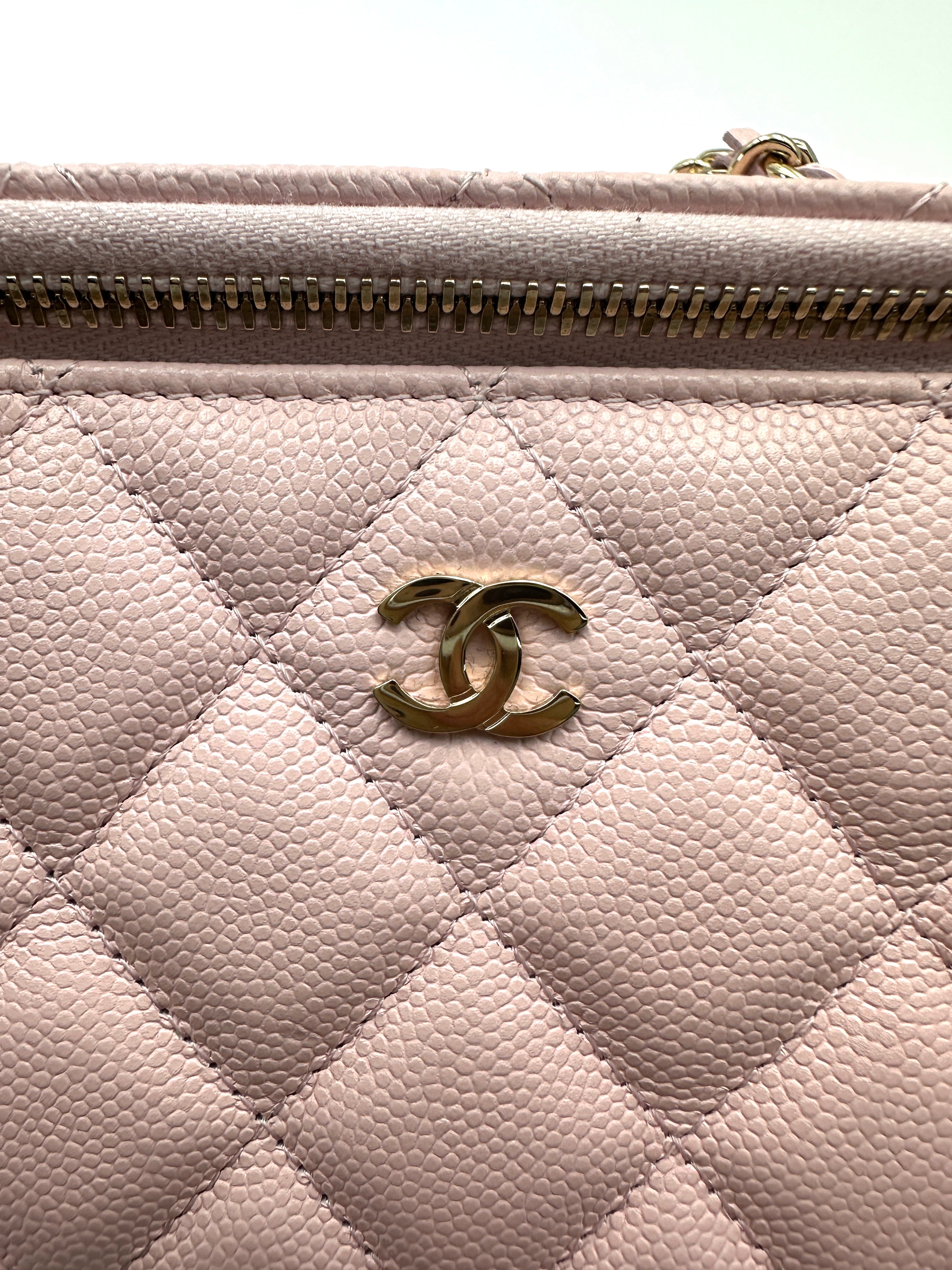 Chanel Pink Quilted Leather Vanity Case(32***46) CC2299