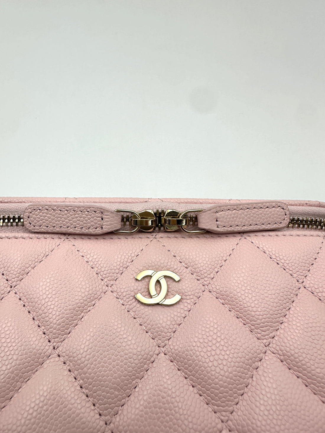 Chanel Pink Quilted Leather Vanity Case(32***46) CC2299