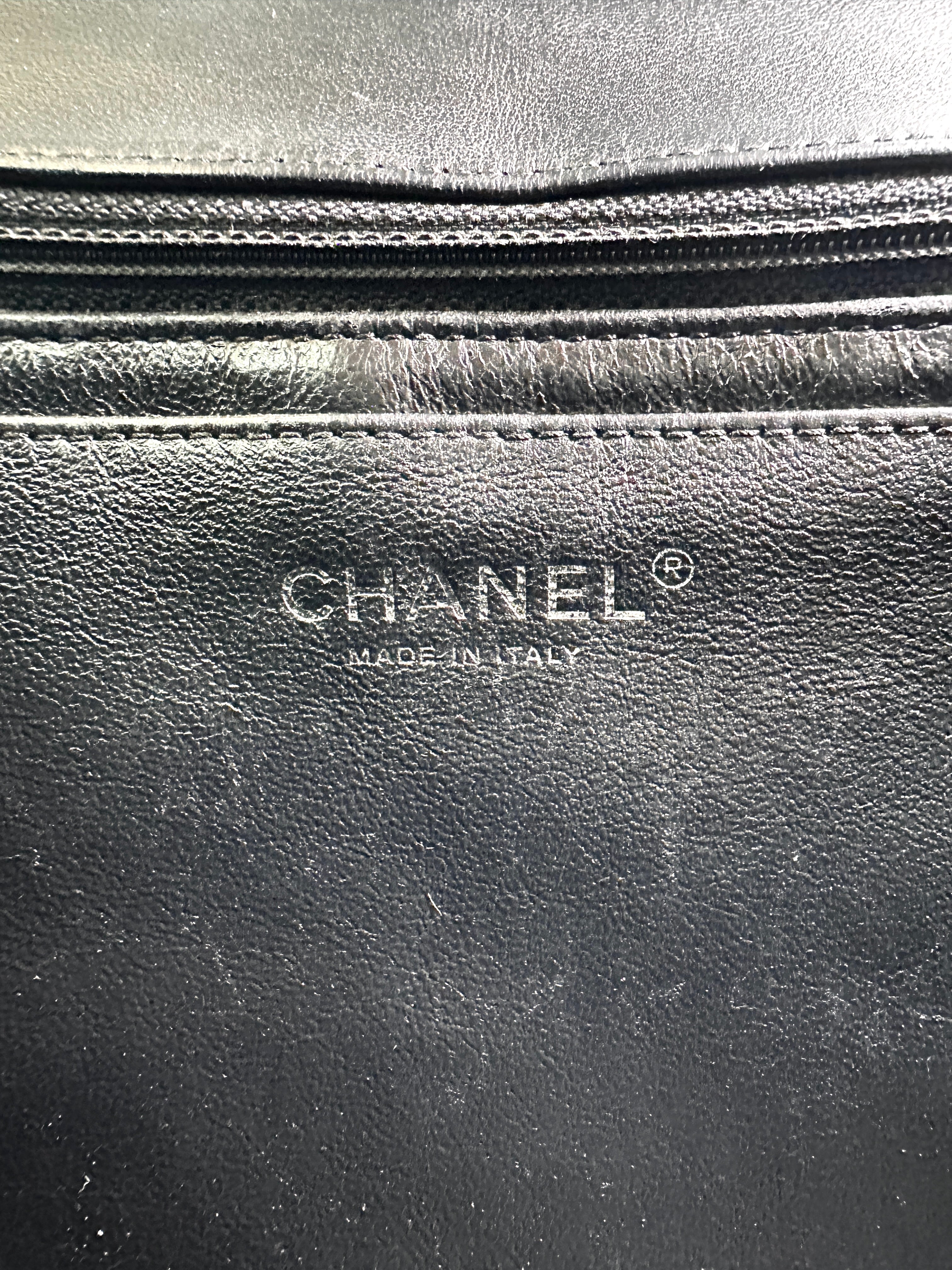 Chanel Classic Flap Black Quilted Patent Leather Medium Size Shoulder Bag(18***35) CC2298