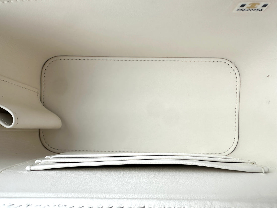 Chanel Cruise White Quilted Leather Vanity Case(C5***5A) CC2304