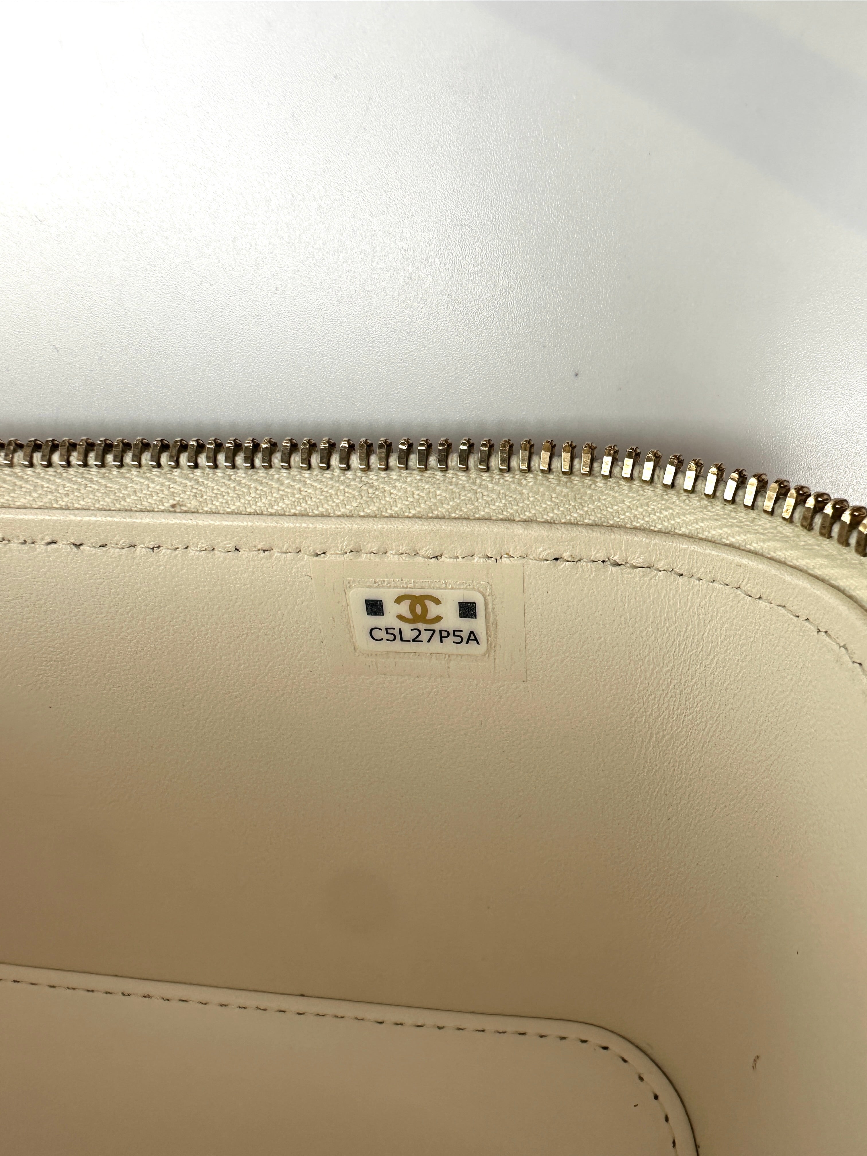 Chanel Cruise White Quilted Leather Vanity Case(C5***5A) CC2304
