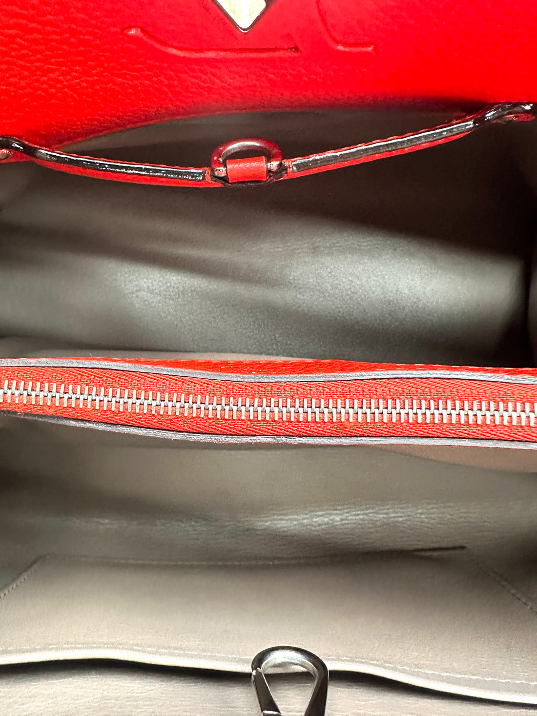 Louis Vuitton Capucines Red Taurillon Leather Handle Bag LV3139