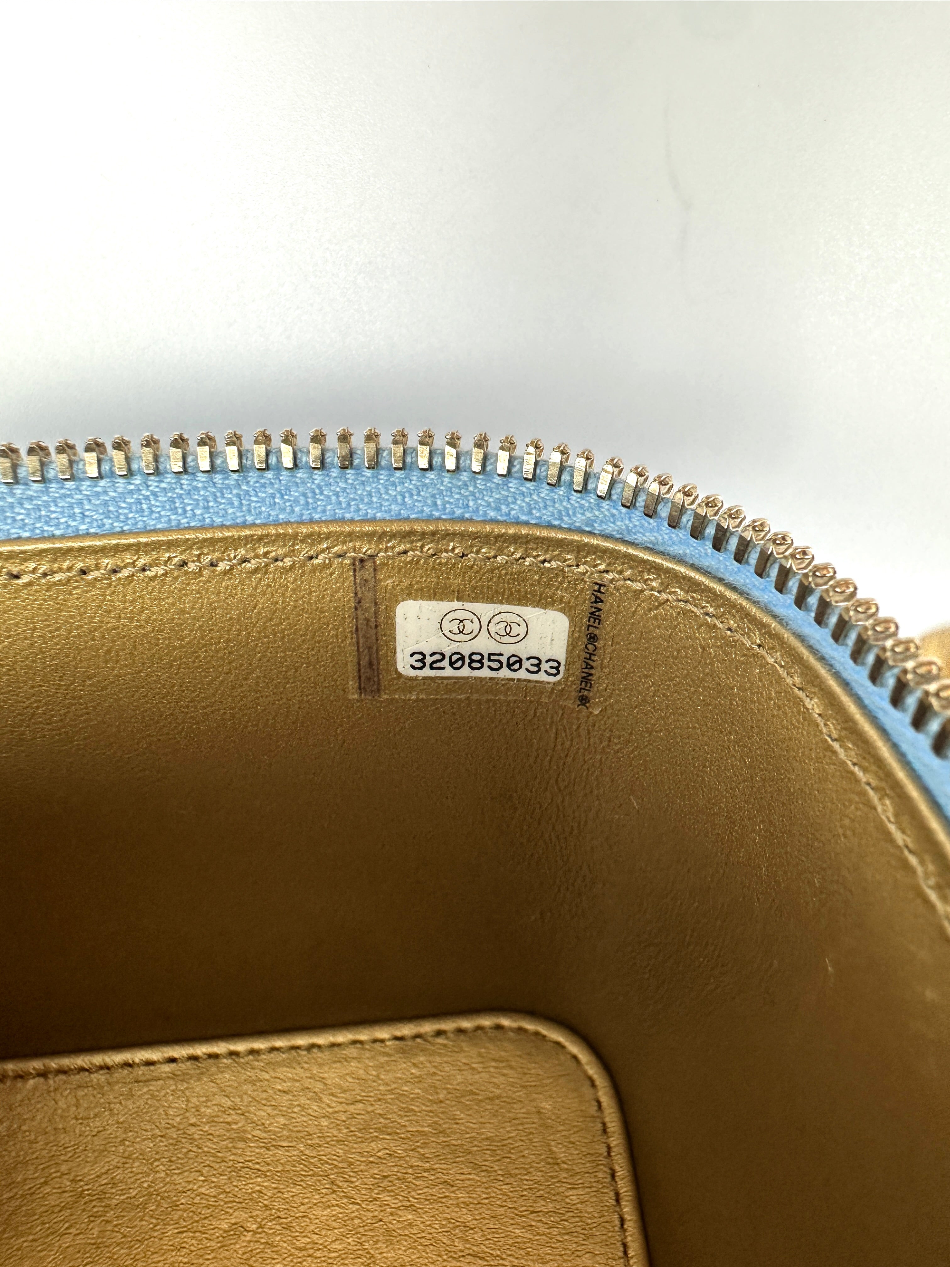 Chanel Light Blue Quilted Leather Vanity Case(32***33) CC2305