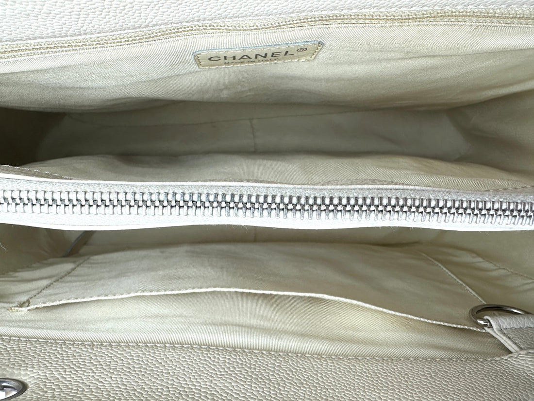 Chanel GST White Quilted Leather Handle Bag(10***42) CC2310