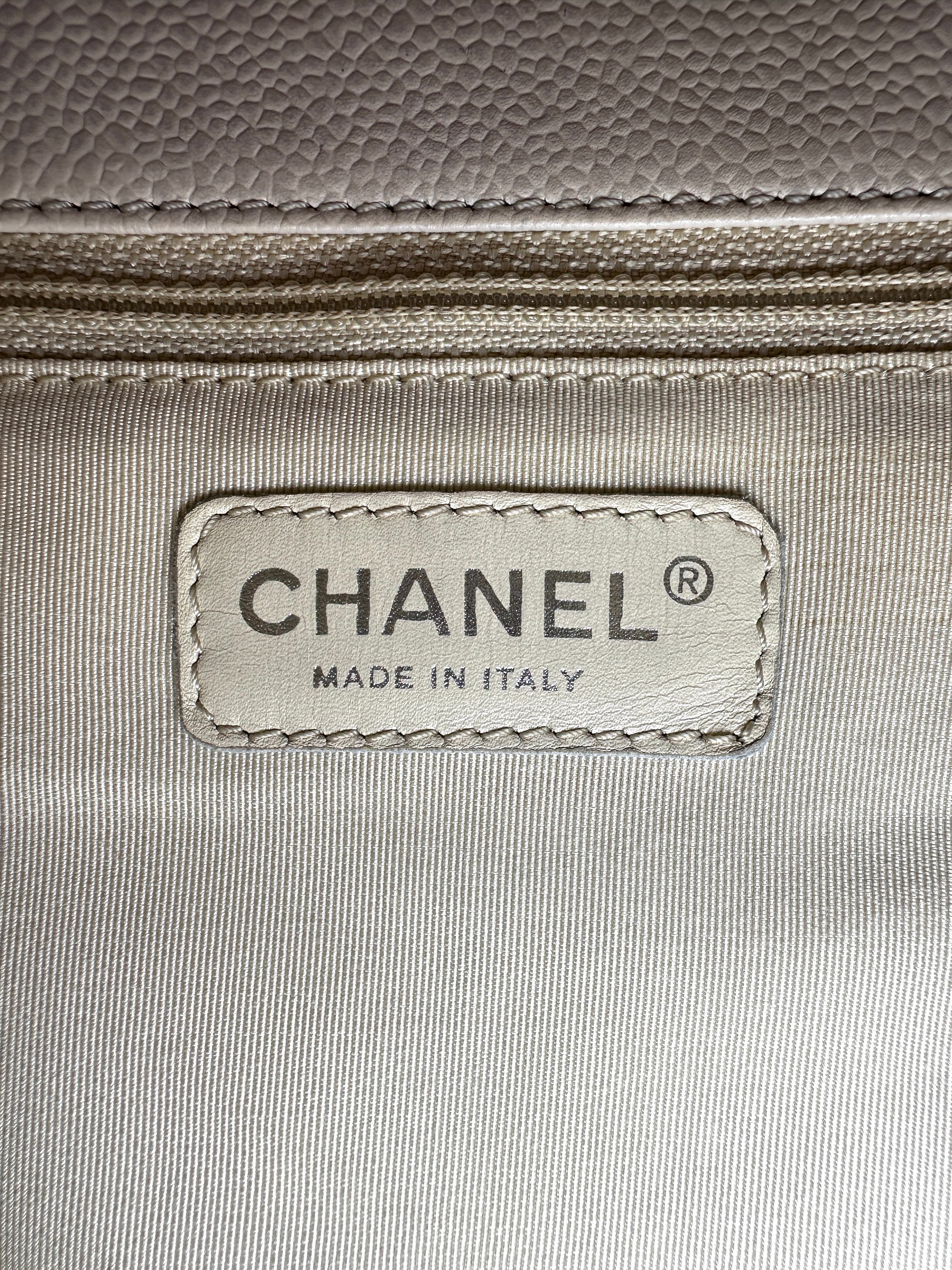 Chanel GST White Quilted Leather Handle Bag(10***42) CC2310