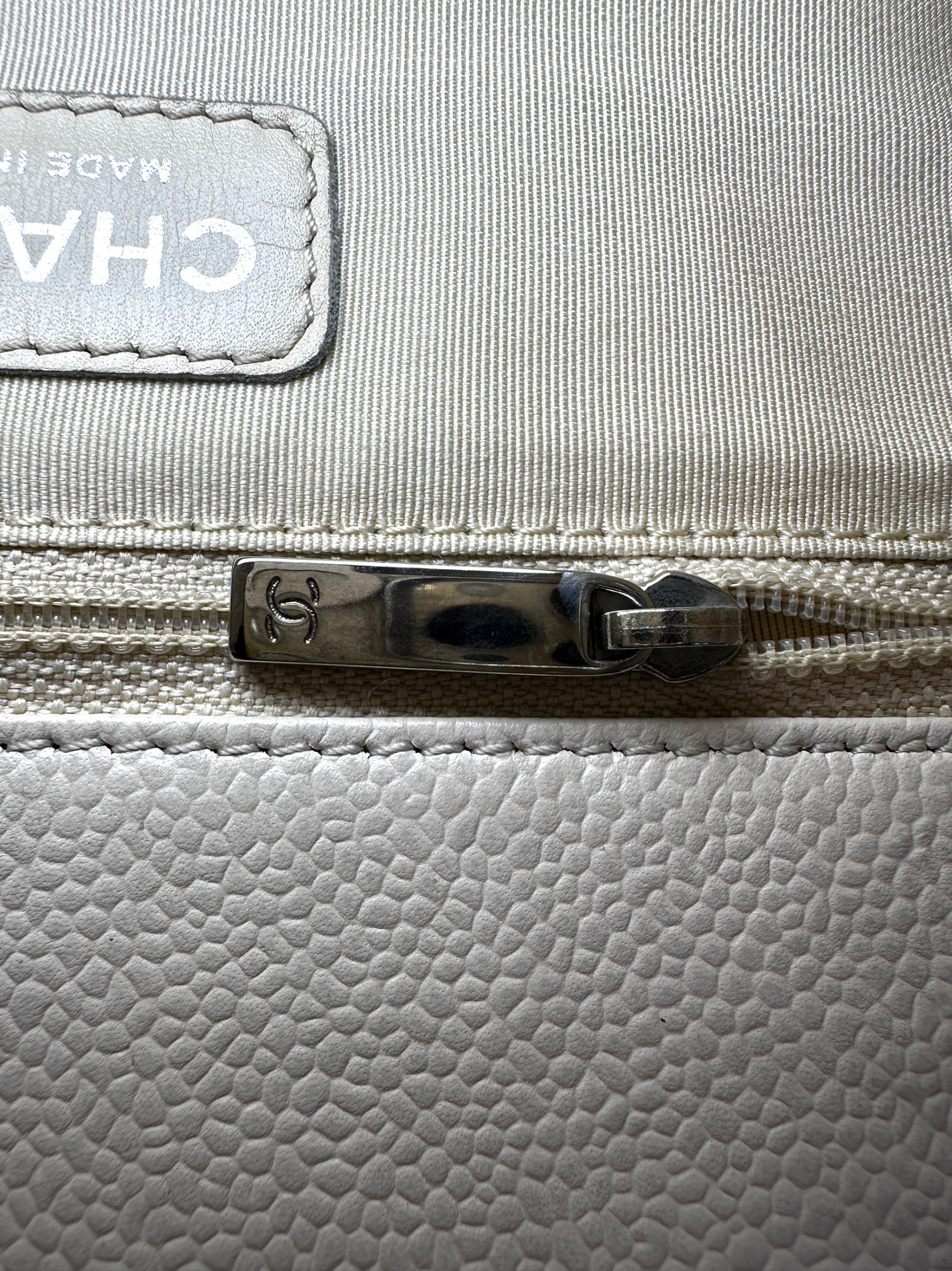 Chanel GST White Quilted Leather Handle Bag(10***42) CC2310