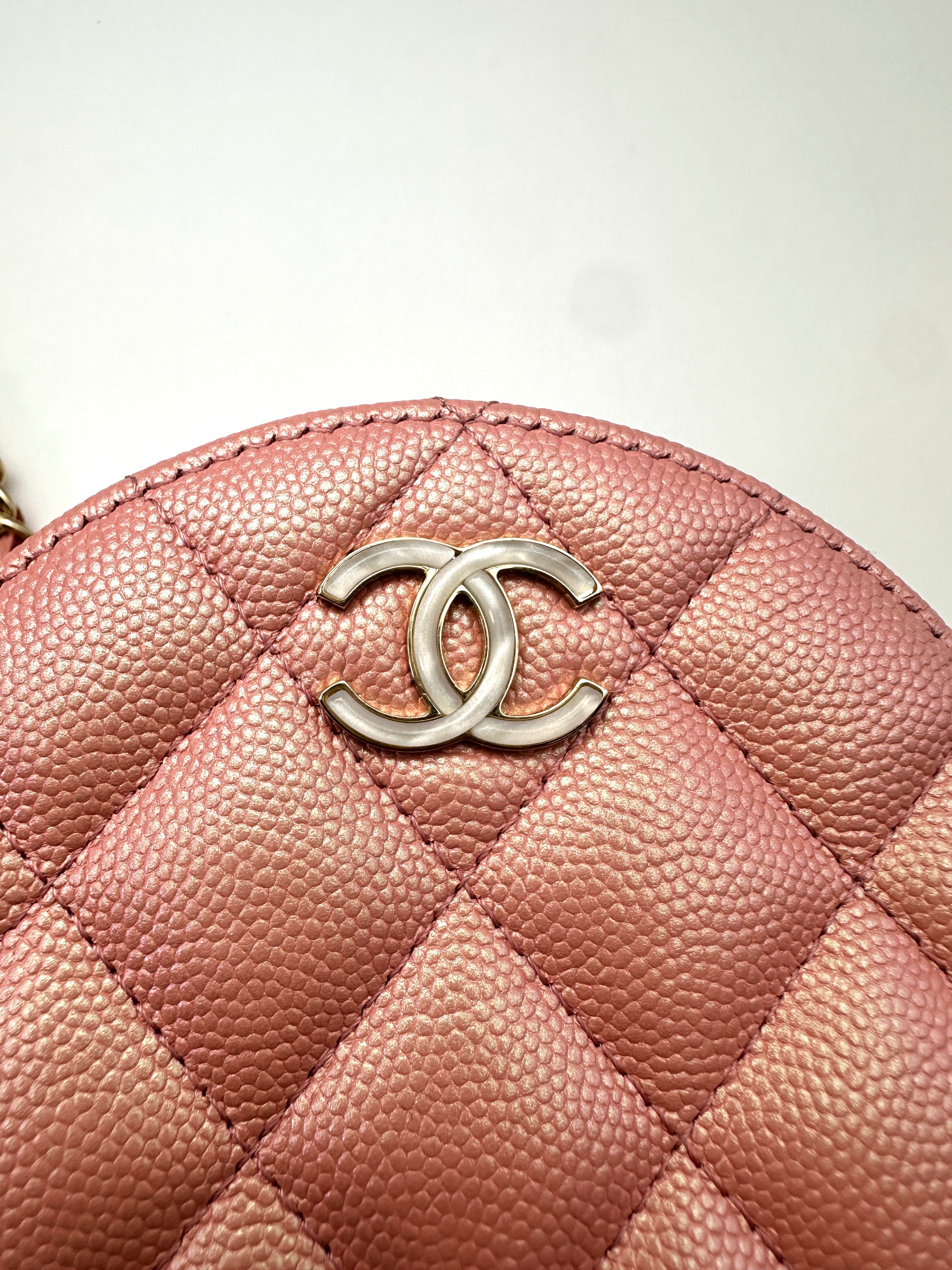 Chanel Iridescent Pink Quilted Leather Round Clutch(27***06) CC2313