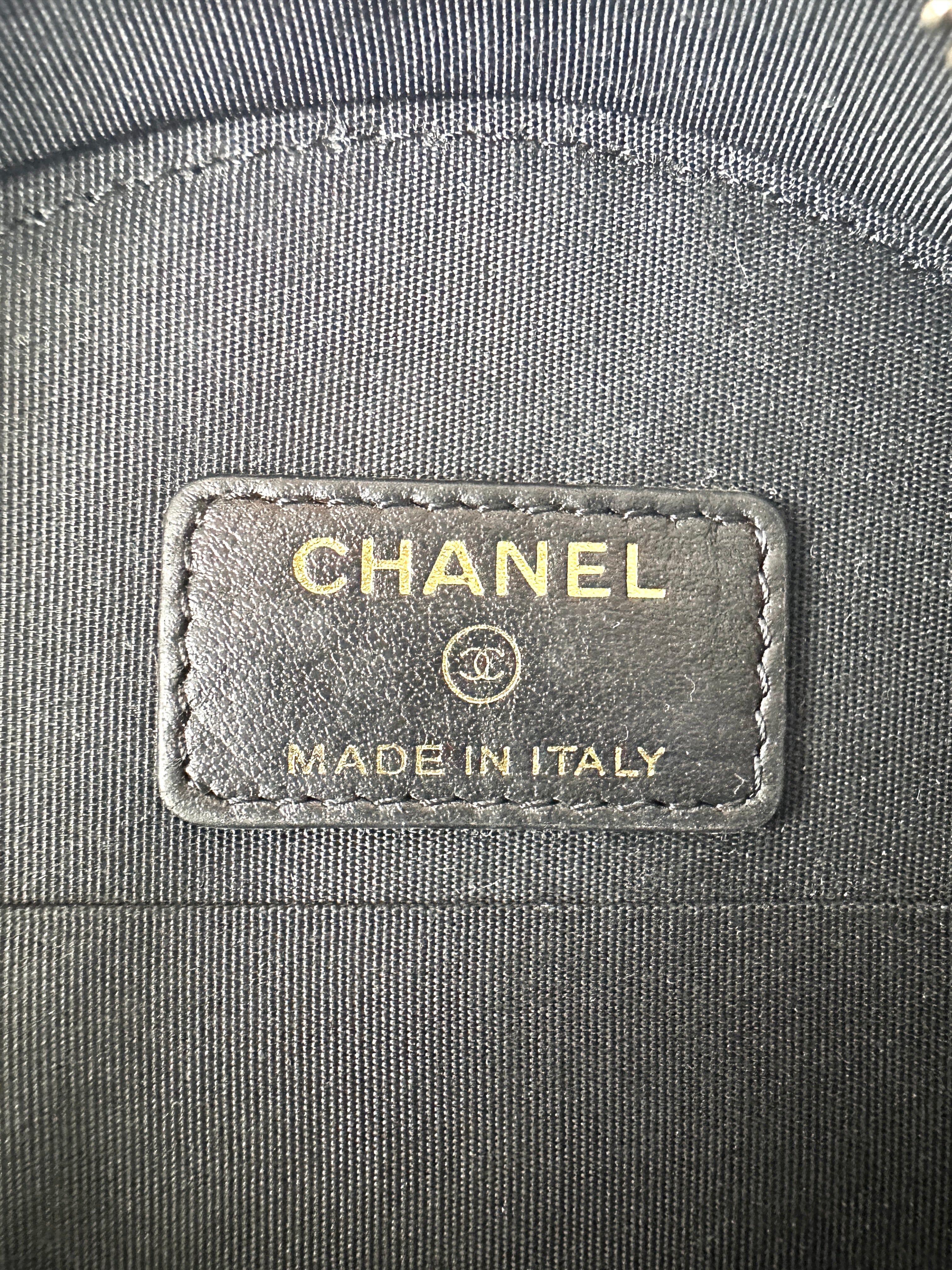 Chanel Black Quilted Leather Round Clutch(31***79) CC2315