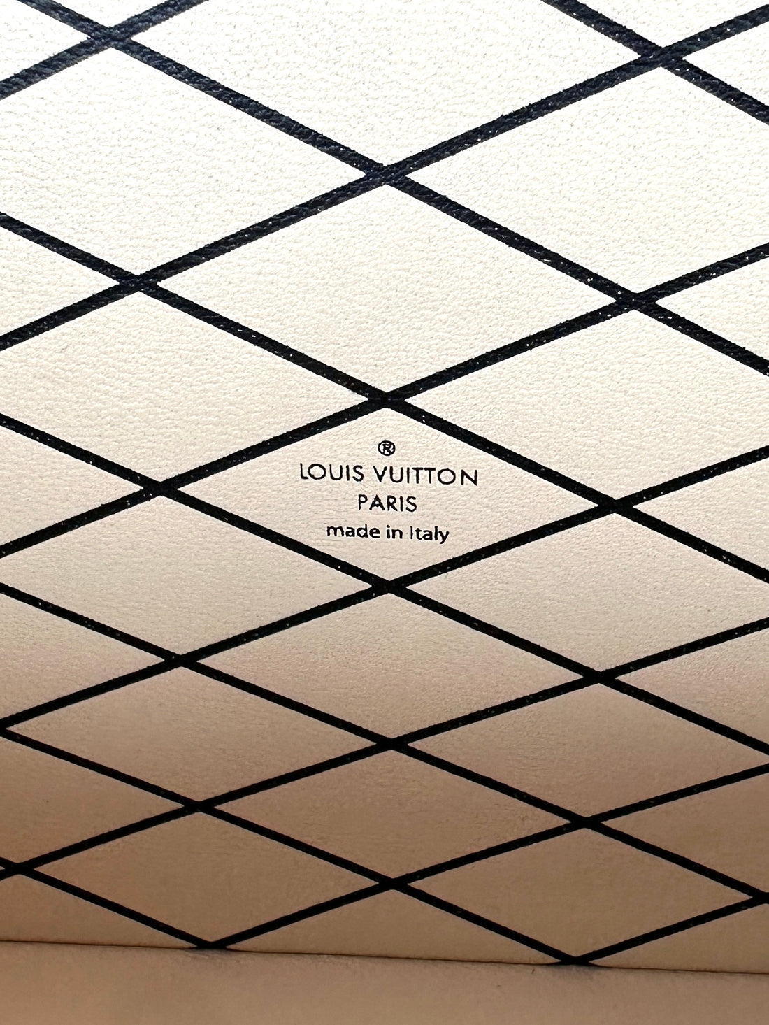 Louis Vuitton Petite Malle Pink Epi Leather Shoulder Bag LV3144