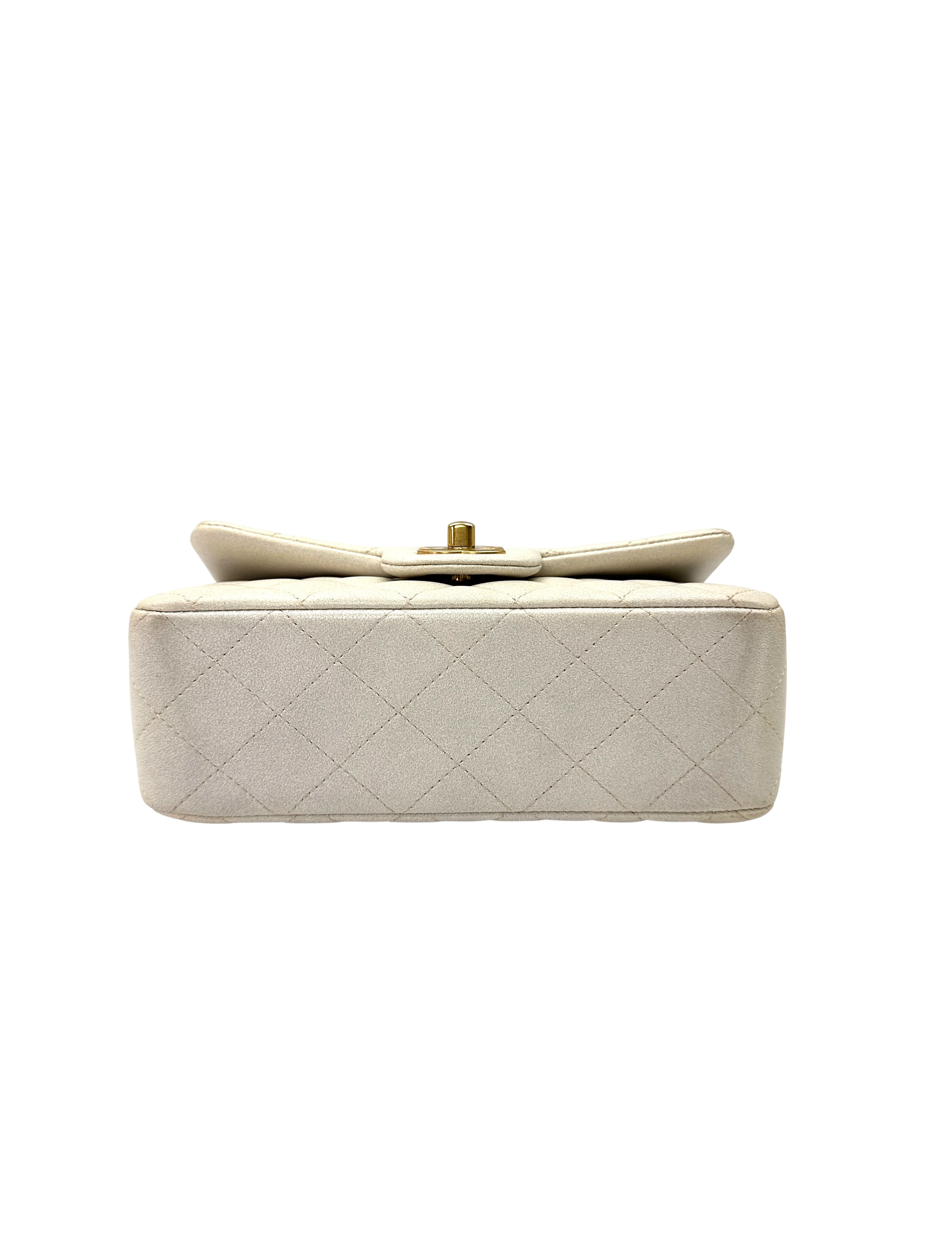 Chanel 21S Classic Flap White Quilted Lambskin Top Handle Bag(31***15) IRIS255