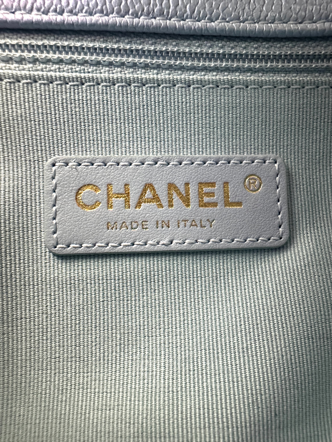 Chanel Classic Flap Iridescent Blue Quilted Leather Mini Flap Bag(C9***4G) CC2325