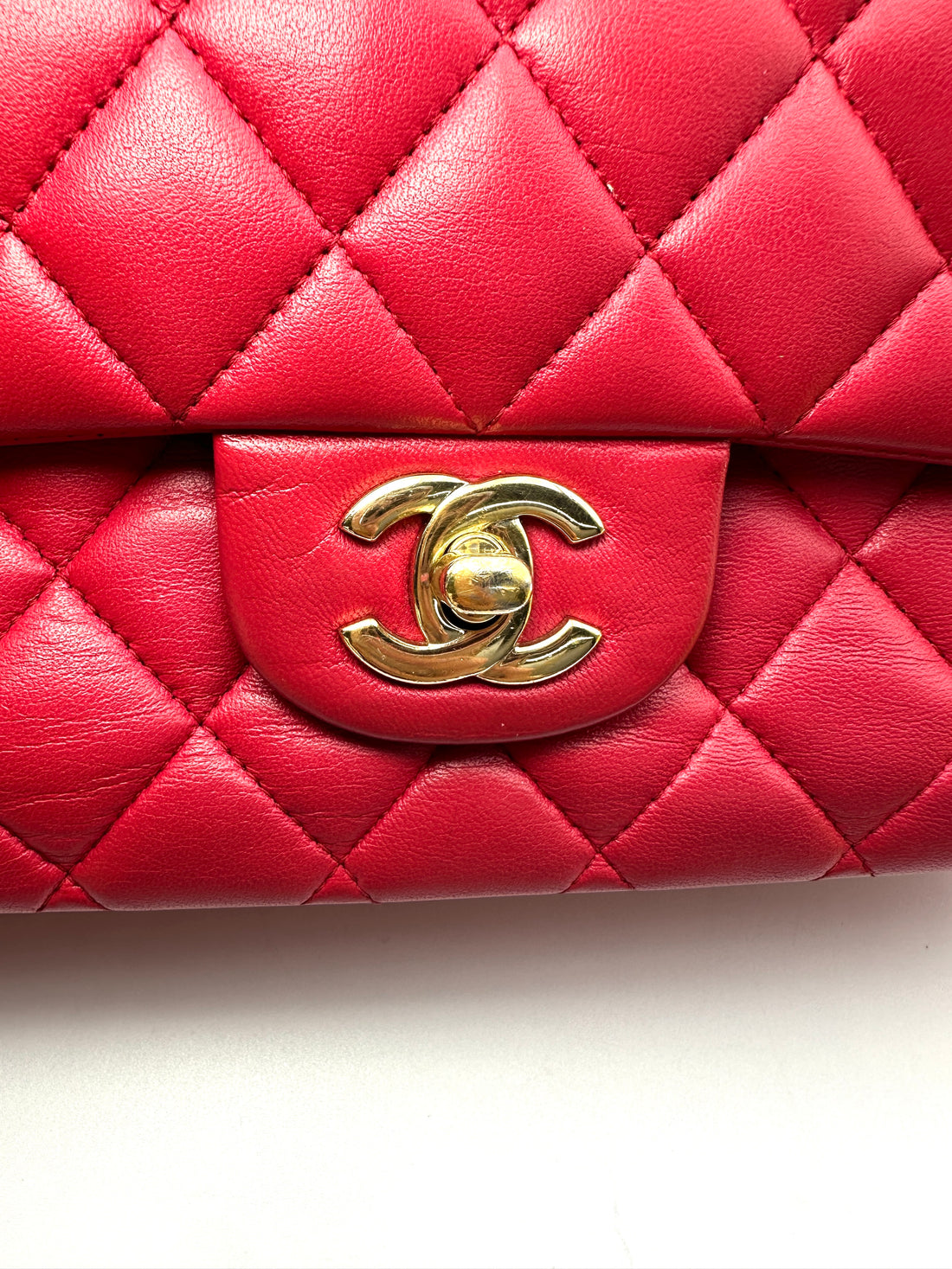 Chanel Classic Flap Red Quilted Lambskin Medium Size Shoulder Bag With Gold Buckle(21***72) CC2330