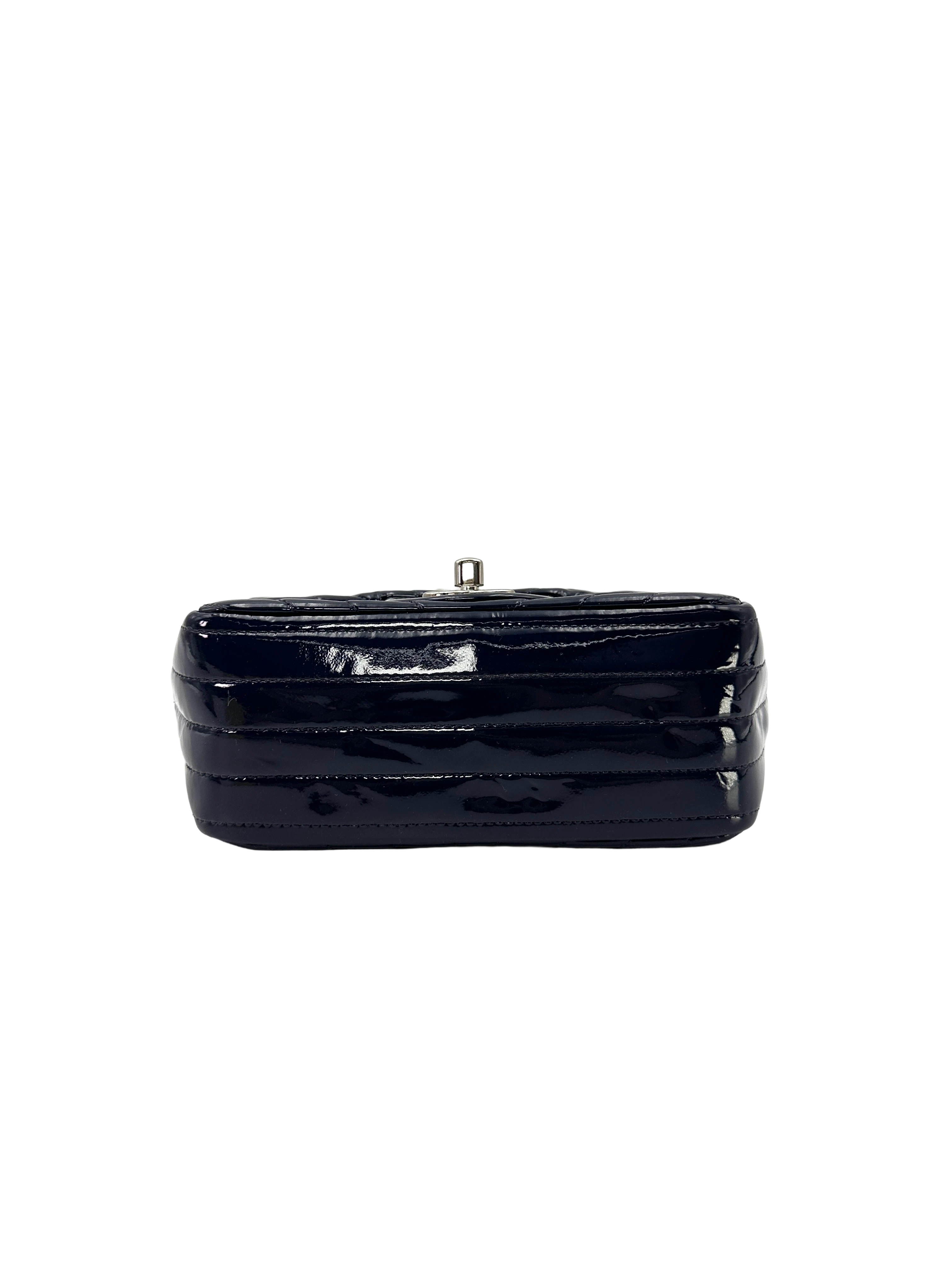 Chanel Classic Flap Navy Chevron Quilted Patent Leather Flap Bag(21***32) CC2336