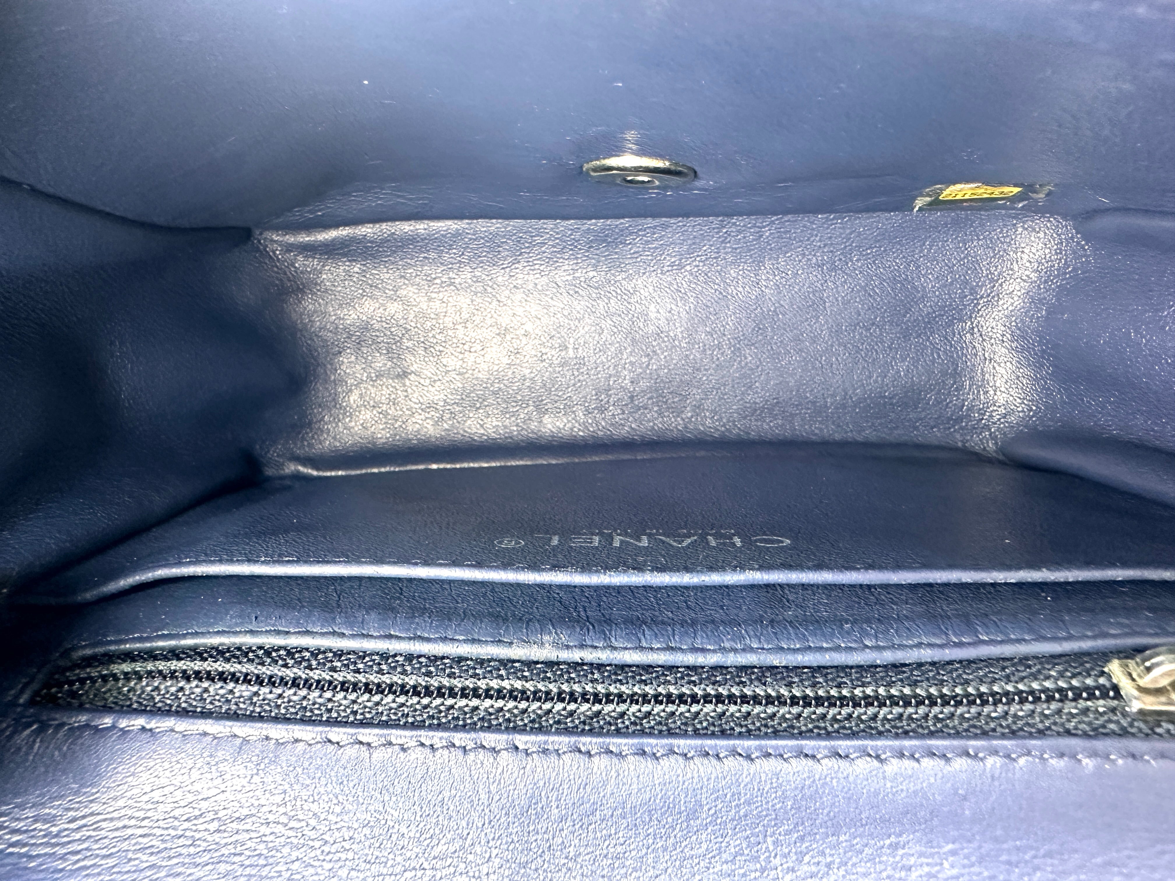 Chanel Classic Flap Navy Chevron Quilted Patent Leather Flap Bag(21***32) CC2336