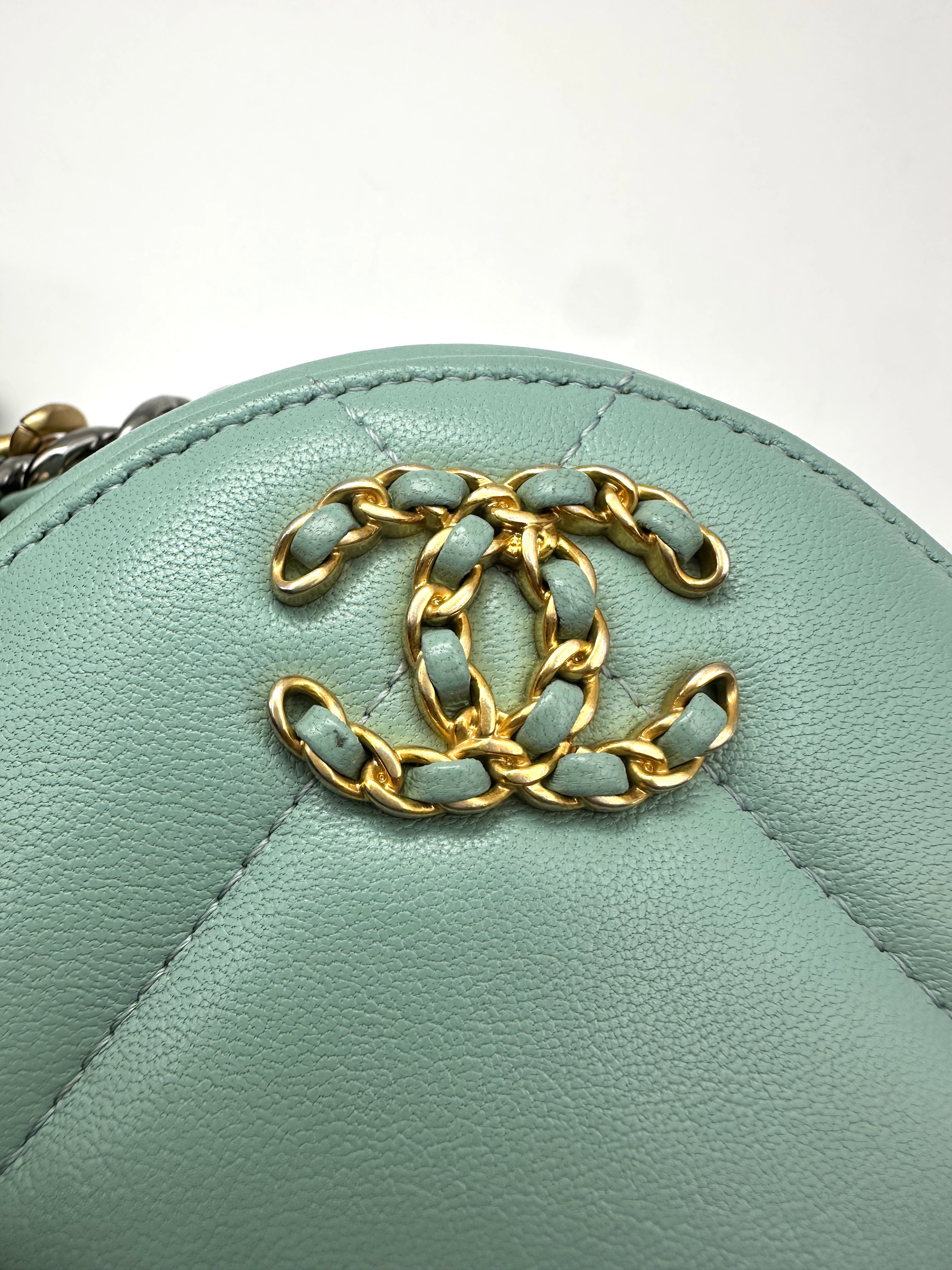 Chanel 19Bag Mint Green Quilted Leather Round Clutch(29***77) CC2339
