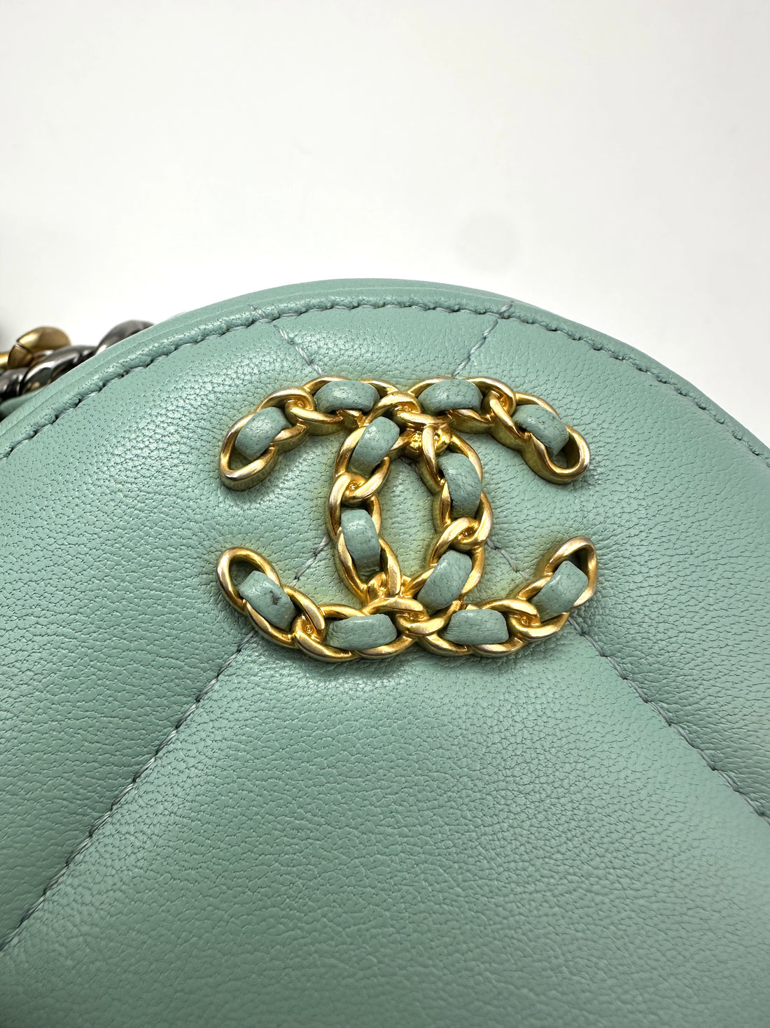 Chanel 19Bag Mint Green Quilted Leather Round Clutch(29***77) CC2339