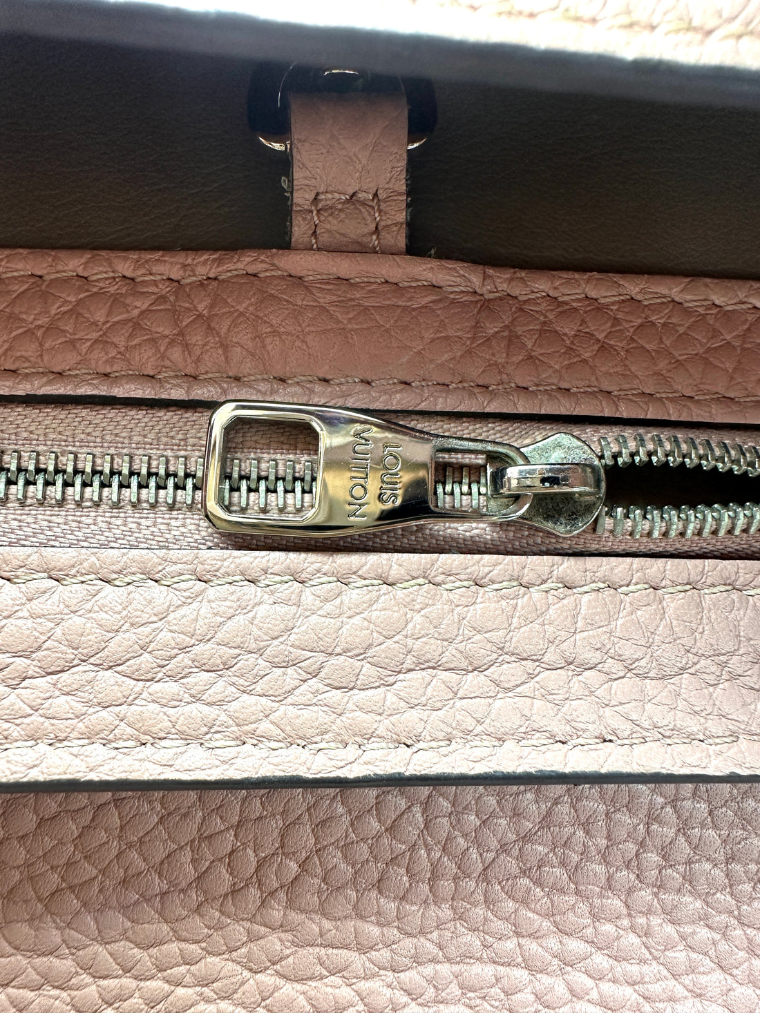 Louis Vuitton Capucines BB Pink Taurillon Leather Handle Bag LV3158