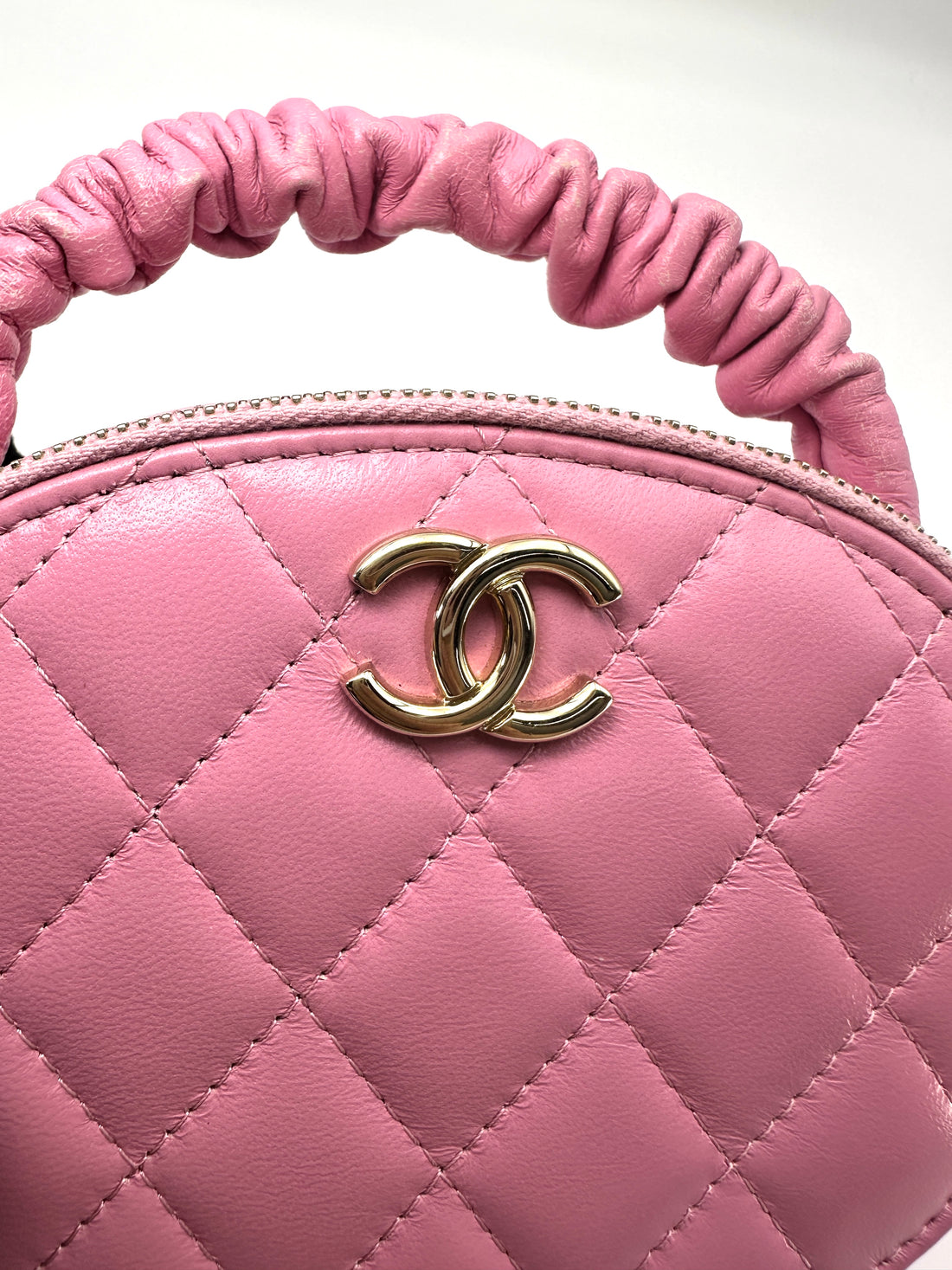 Chanel Pink Quilted Leather Top Handle Round Clutch(32***52) CC2340