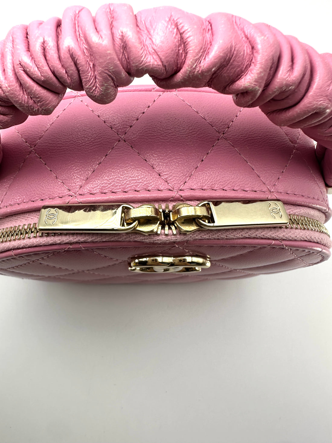 Chanel Pink Quilted Leather Top Handle Round Clutch(32***52) CC2340