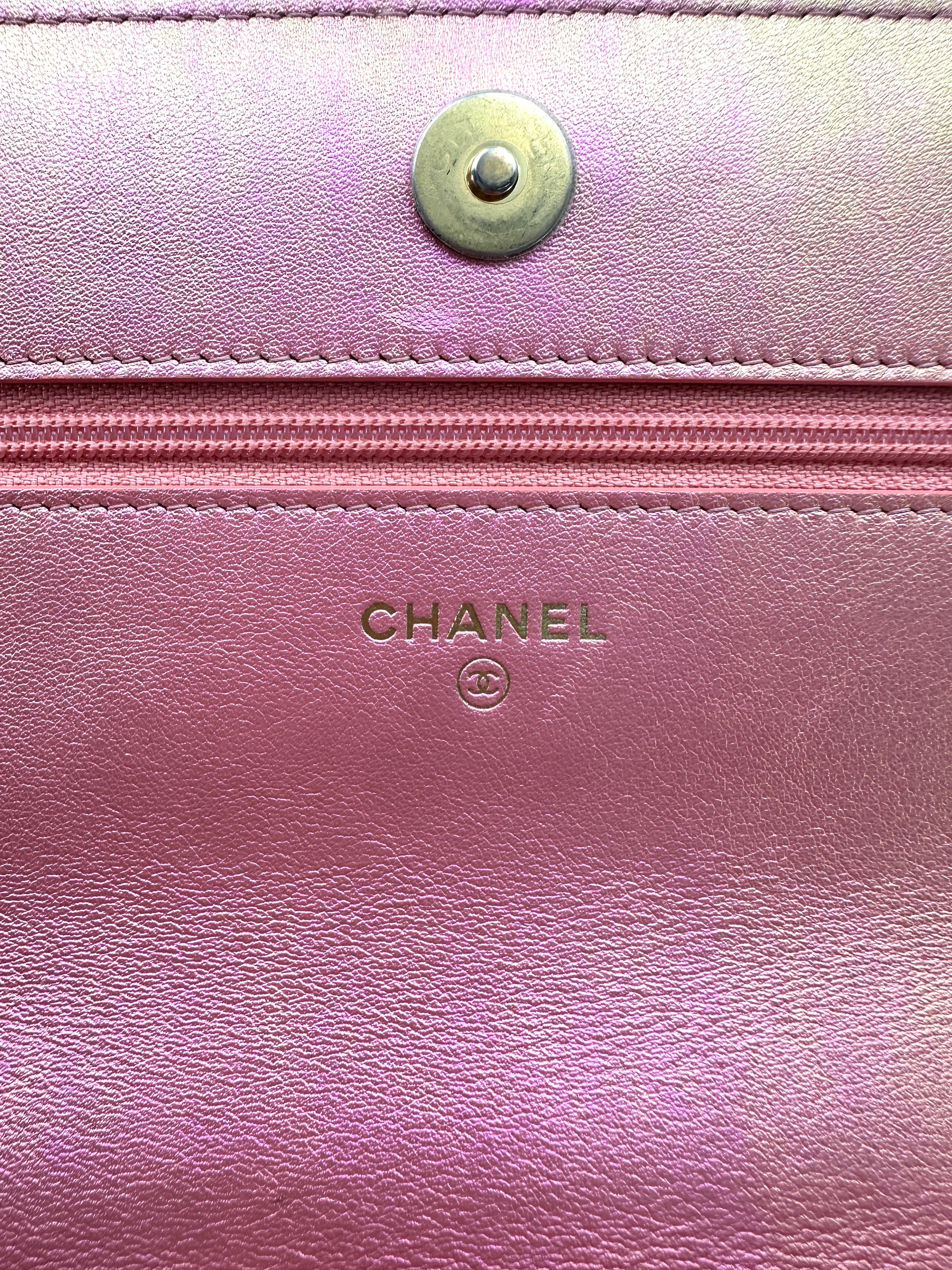 Chanel 19Bag Iridescent Pink Quilted Leather Wallet On Chain(31***48) CC2342