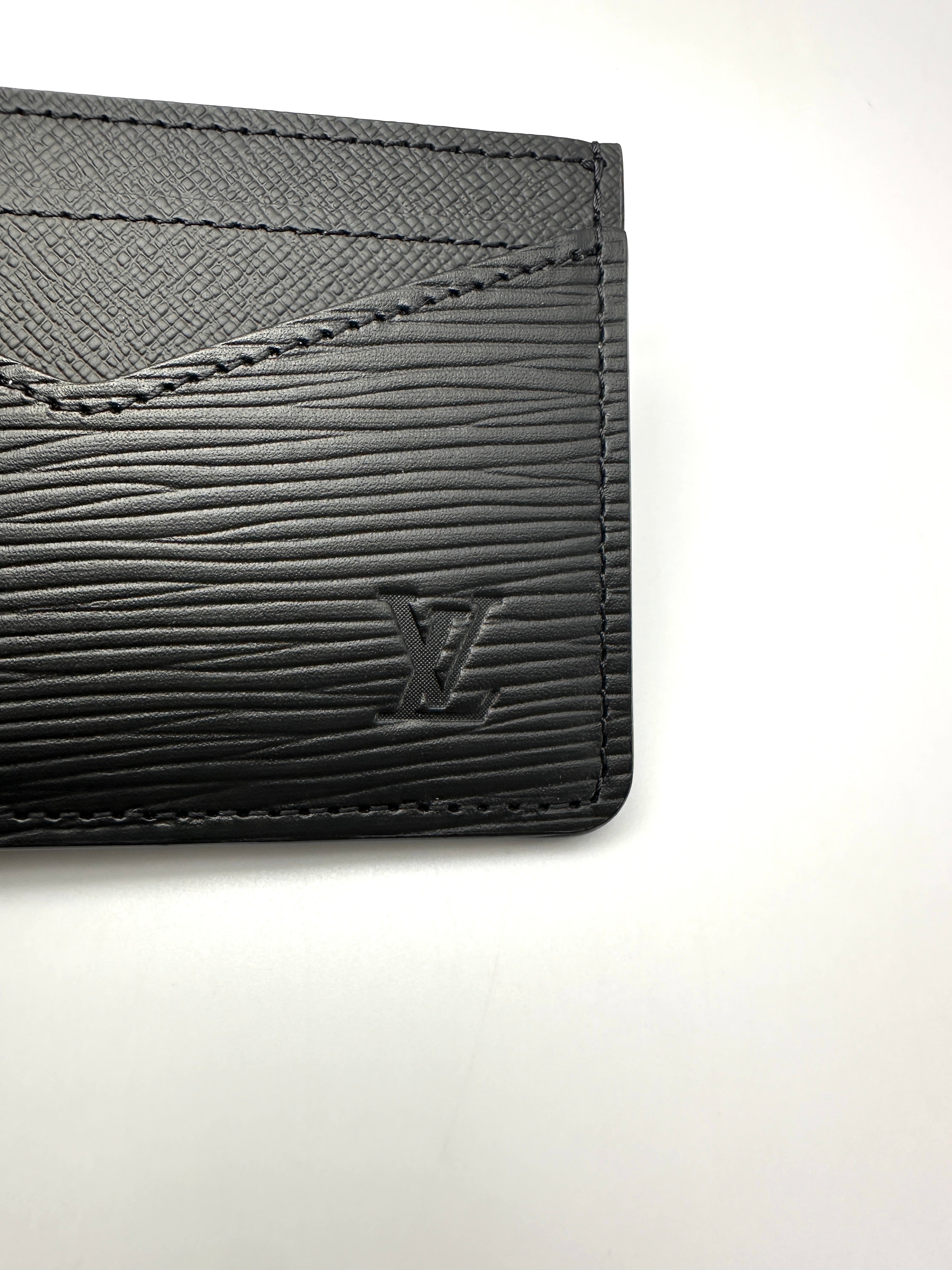 Louis Vuitton Black Epi Neo Porte Cartes LVA07