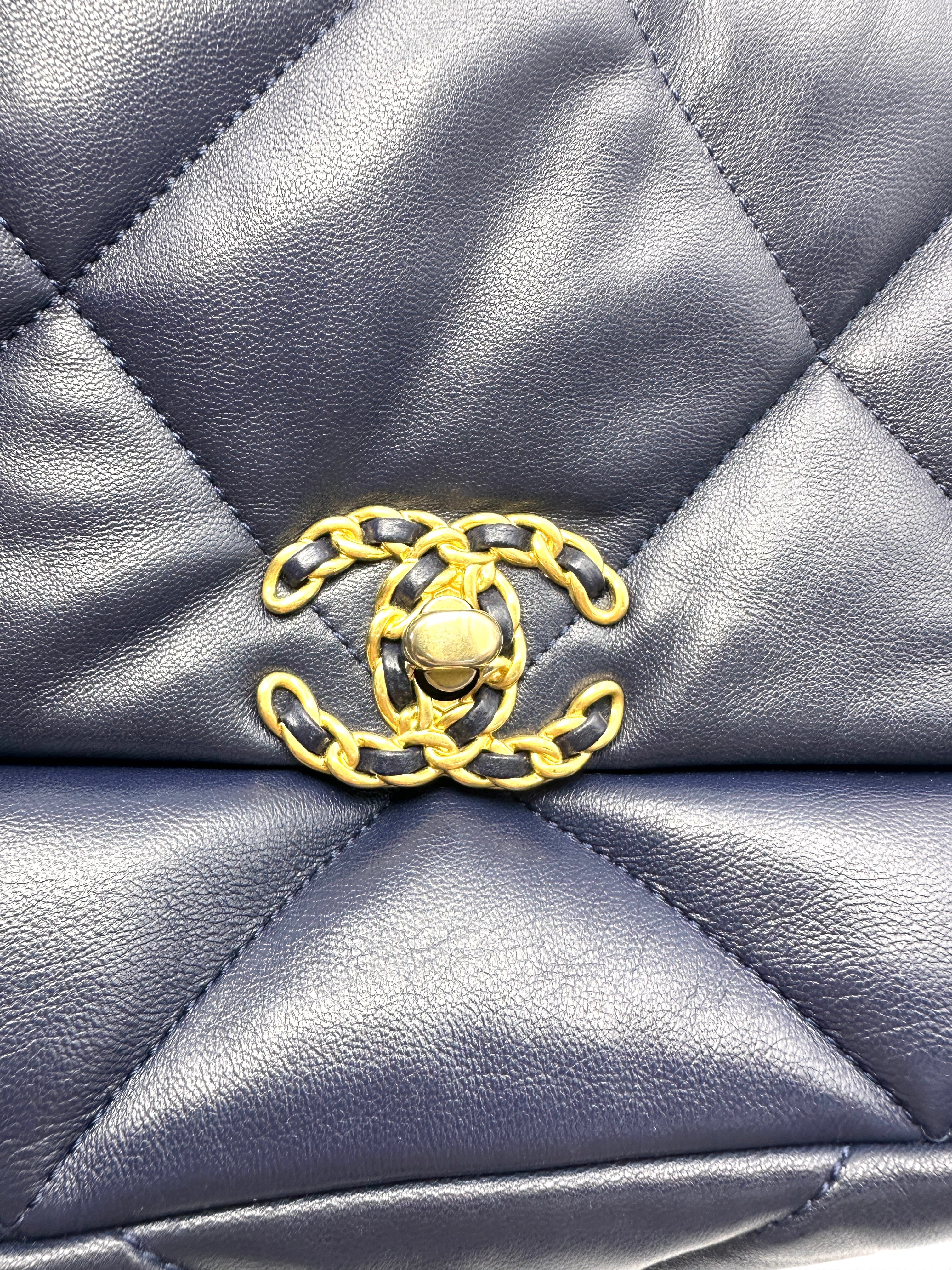 Chanel 19Bag Navy Quilted Leather Small Size Shoulder Bag(31***01) CC2356
